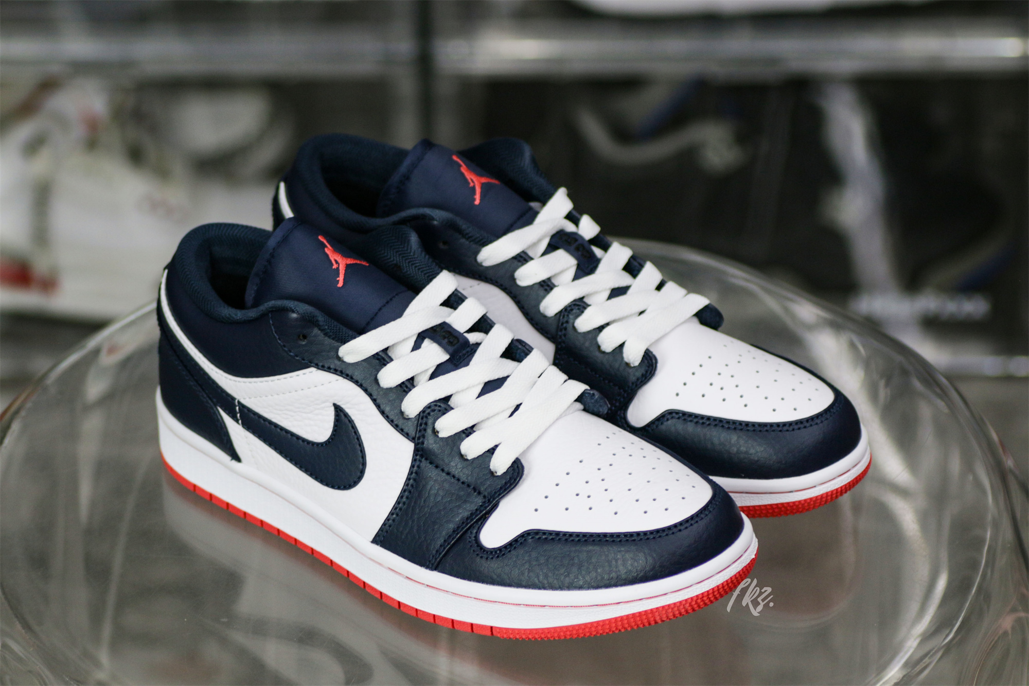 Air Jordan 1 Retro Low Obsidian Ember Glow 2018