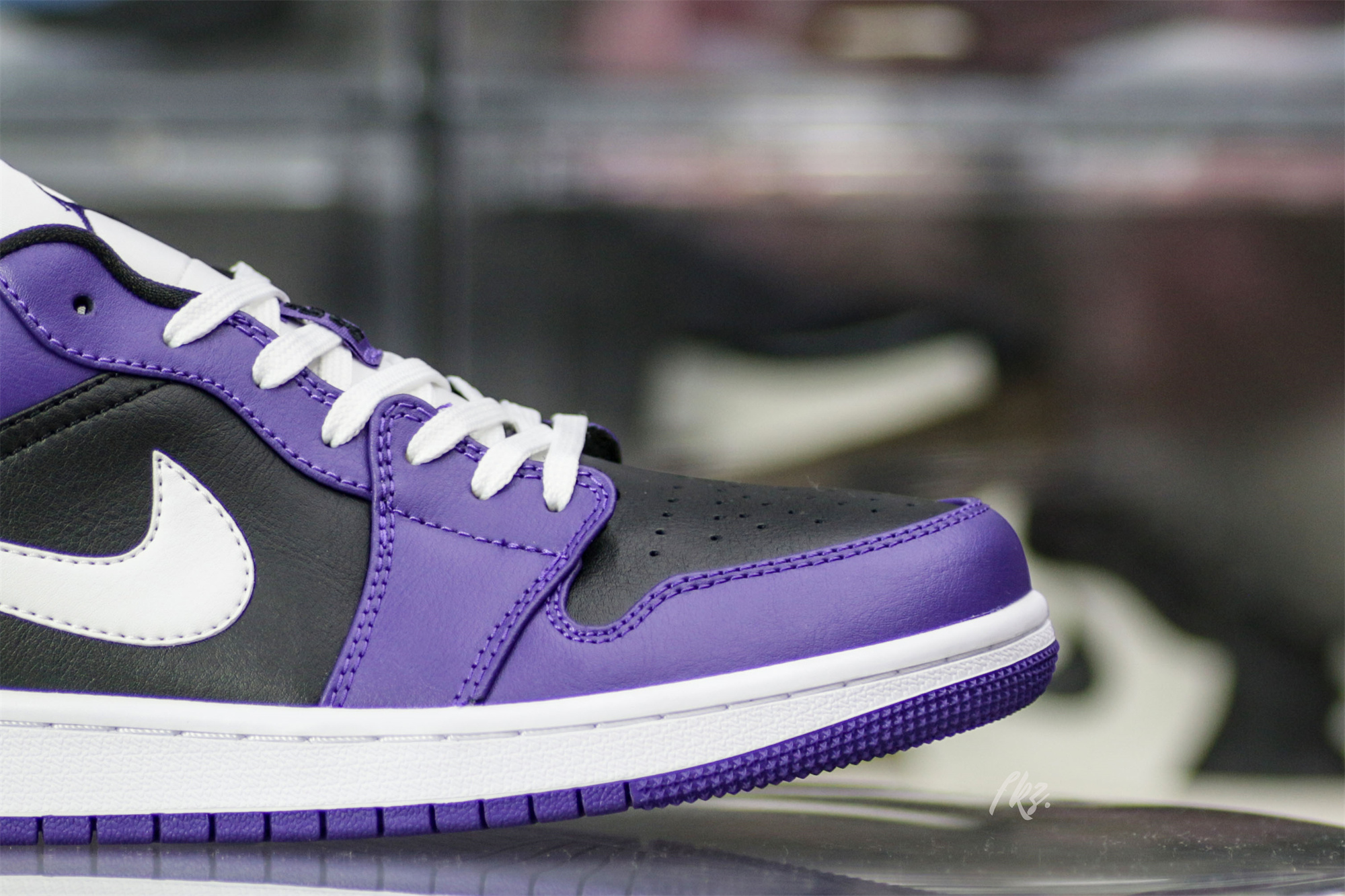 Air Jordan 1 Low Retro Court Purple Black 2020