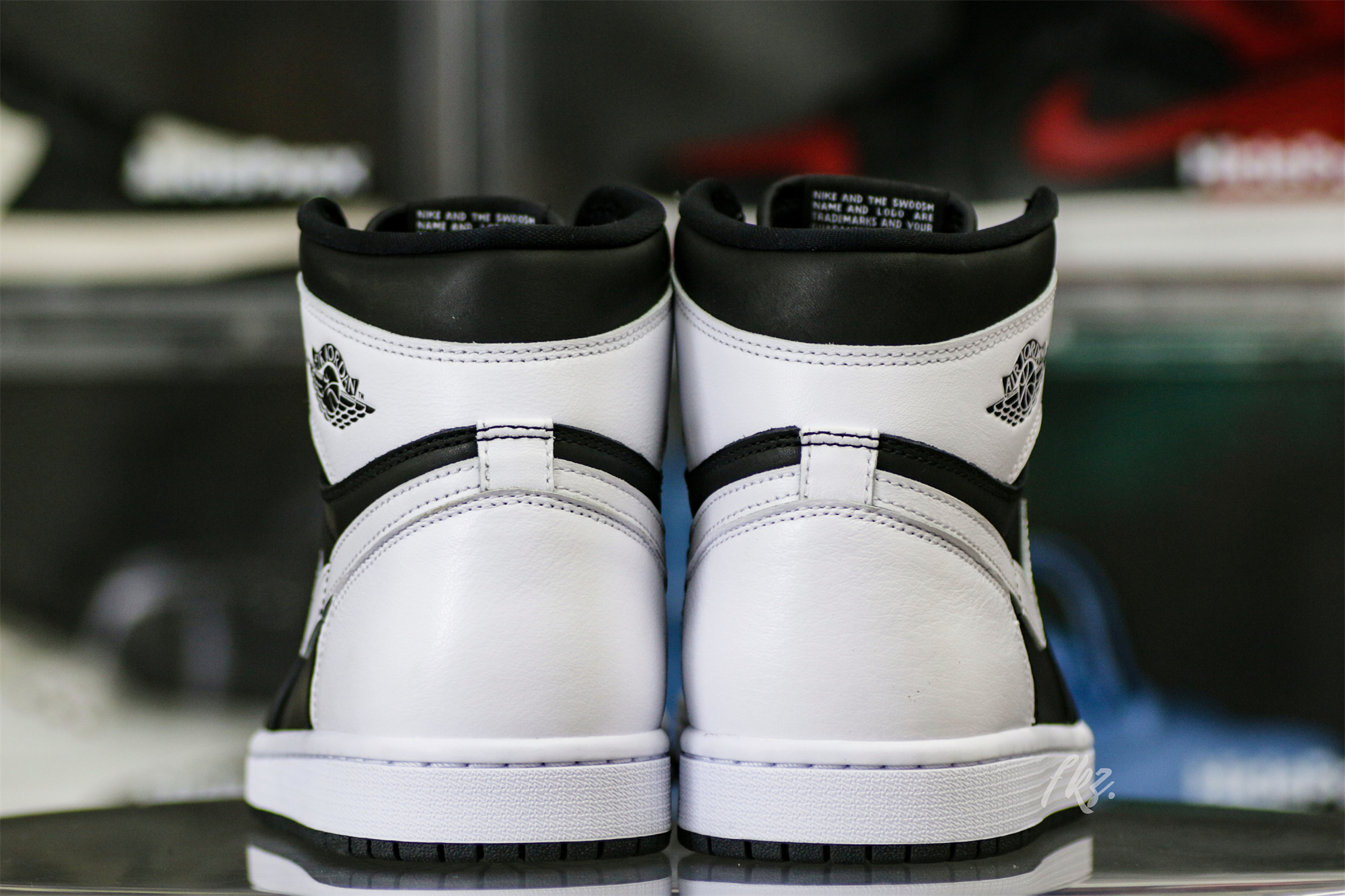 Air Jordan 1 Retro High OG Black White 2024