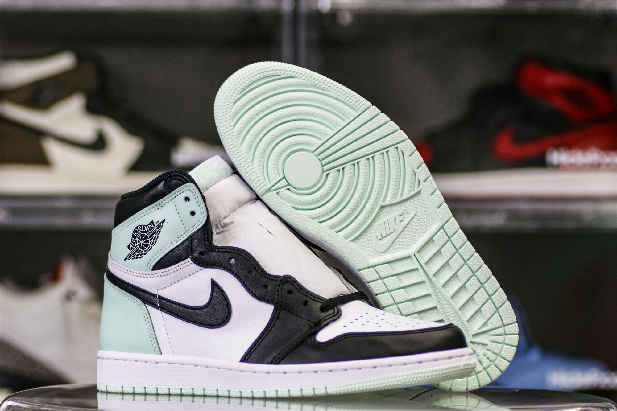 Air Jordan 1 Retro High OG NRG Igloo