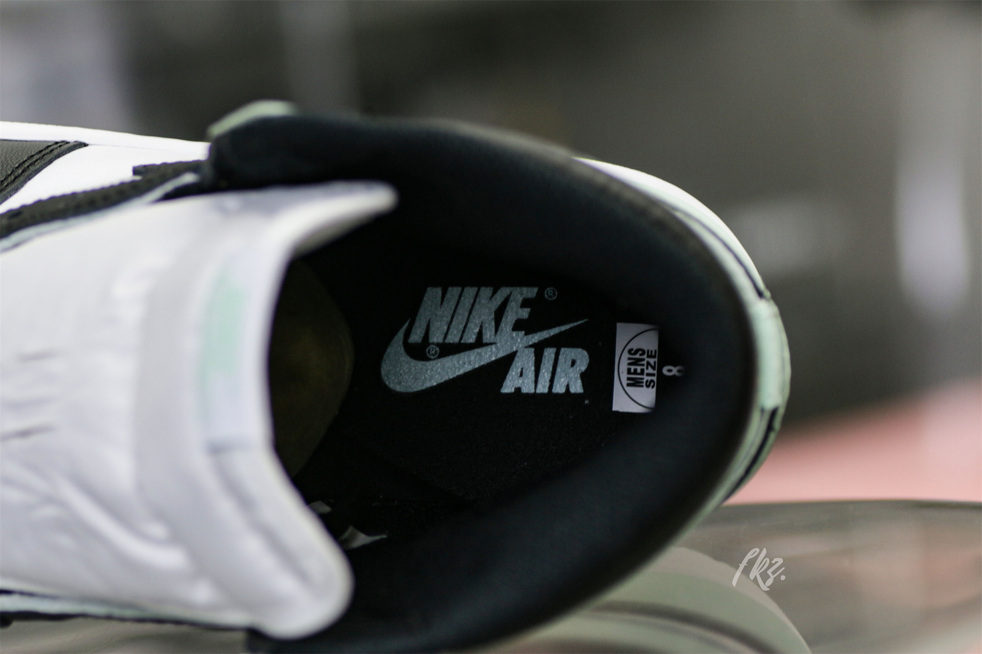 Air Jordan 1 Retro High OG NRG Igloo