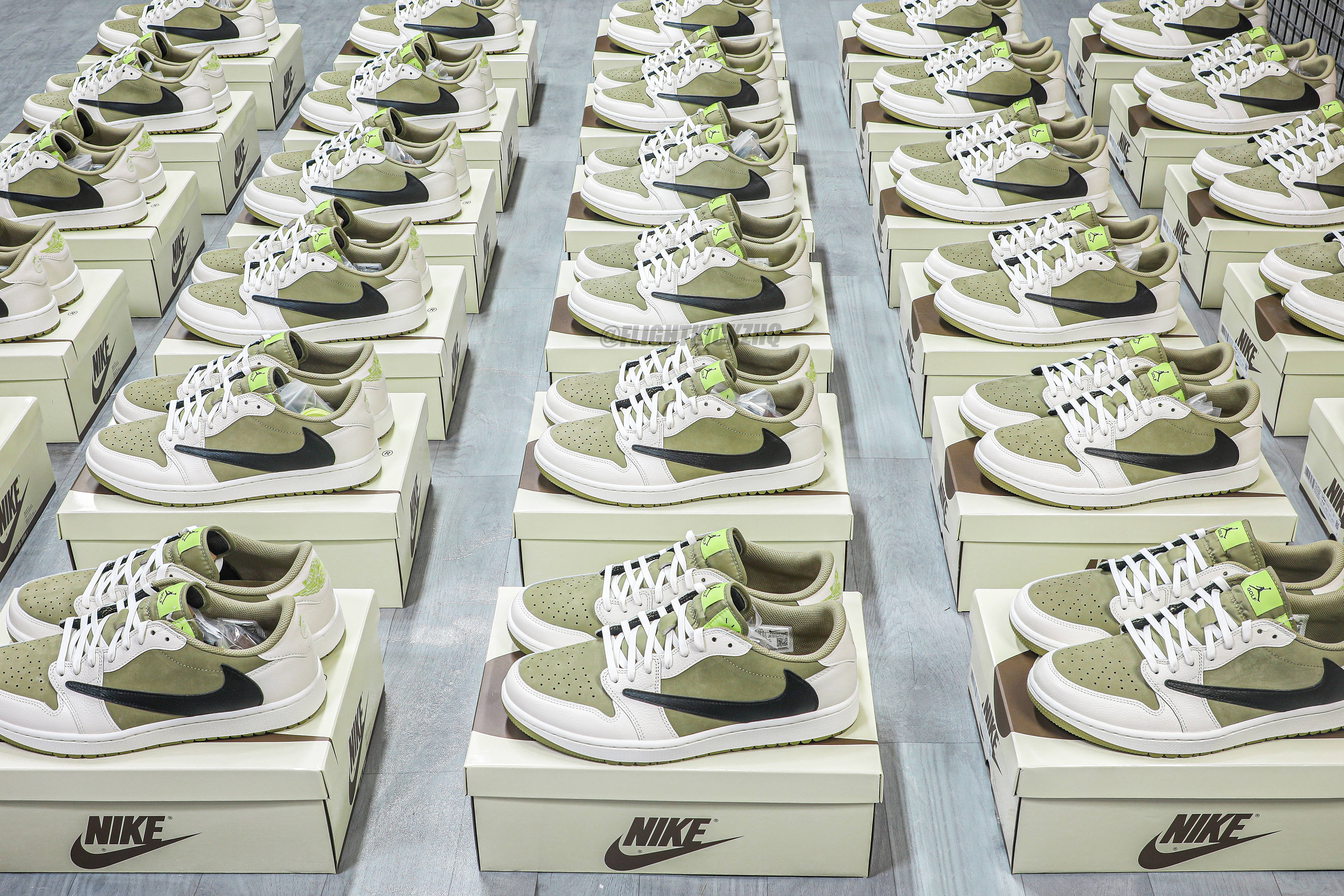 Travis Scott x Air Jordan 1 Low Golf Neutral Olive (LN5 A1)