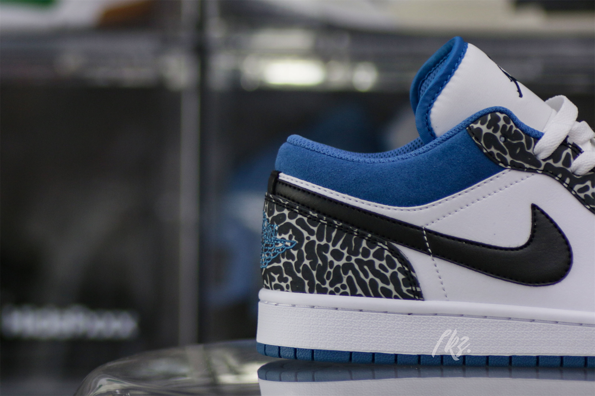 Air Jordan 1 Low SE True Blue