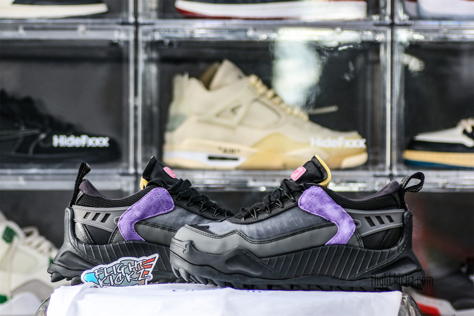 Off-White Odsy-1000 tech low top sneakers