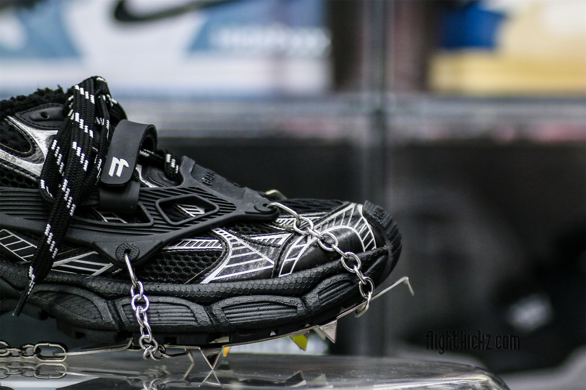 B@lenciag* 3XL Ski Sneaker in Black and white (Removable footwear chains)