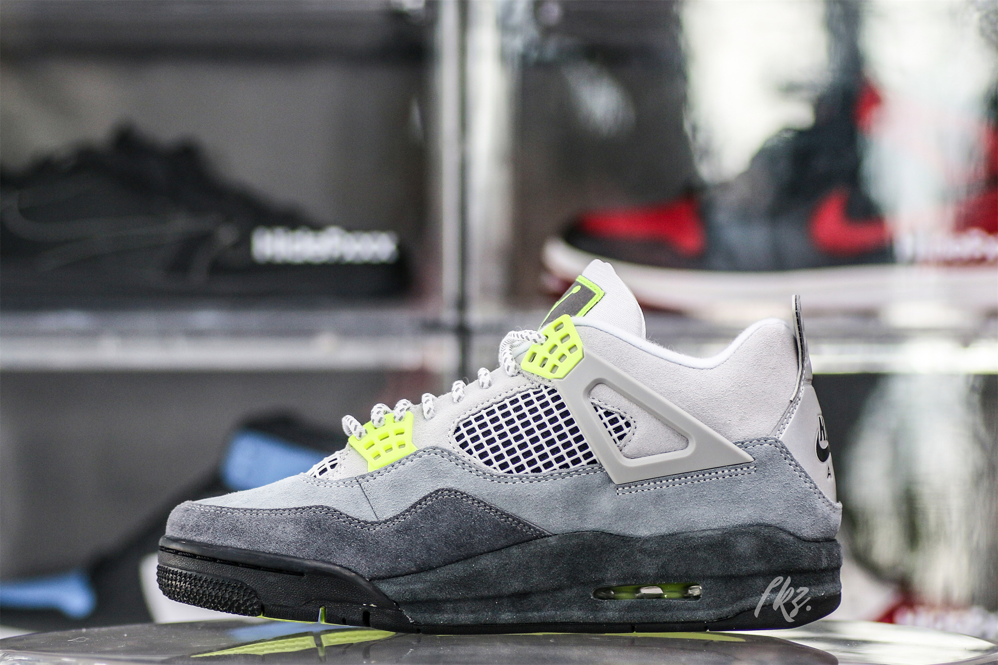 Air Jordan 4 Retro SE Neon