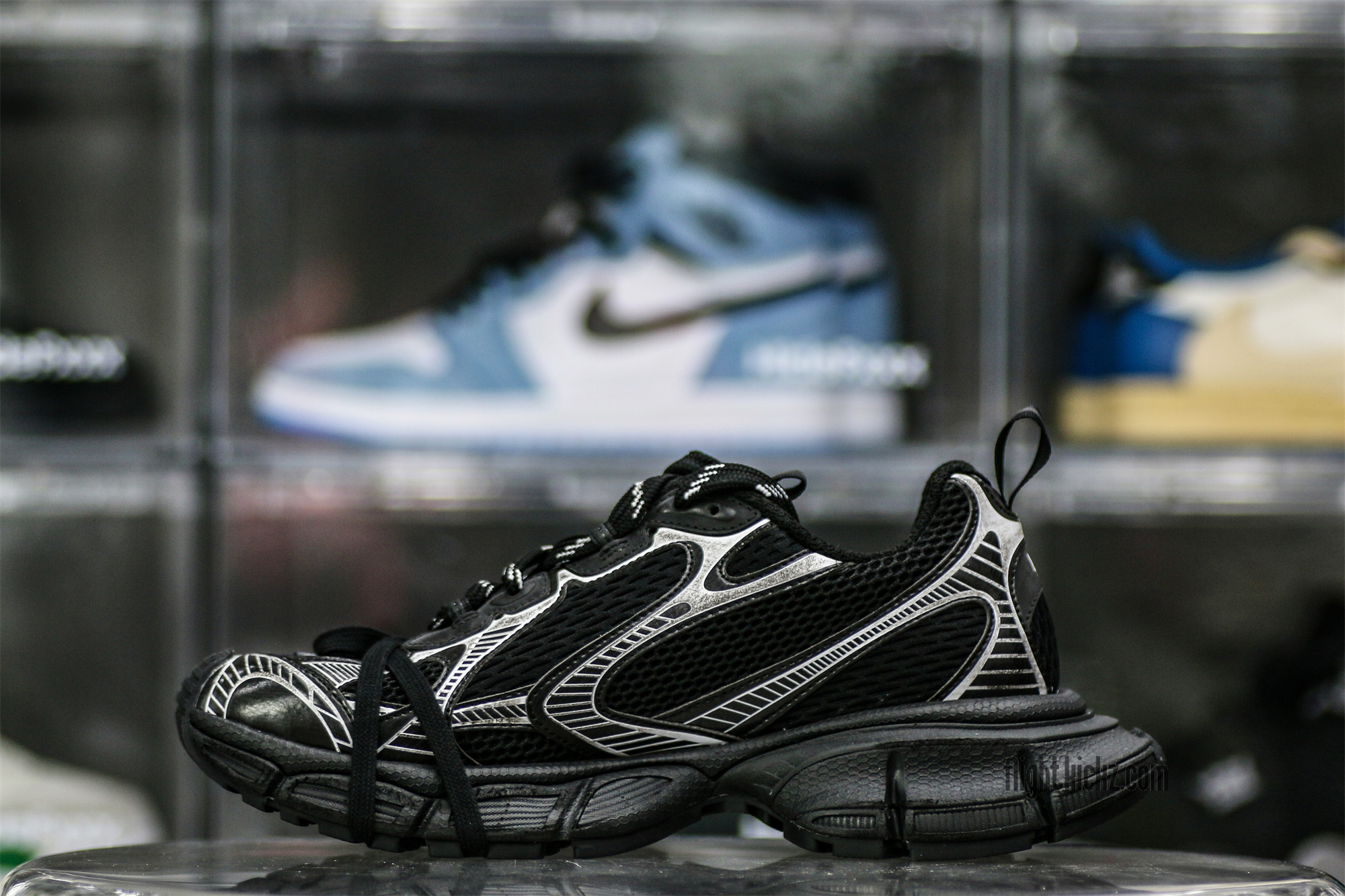 B@lenciag* 3XL Ski Sneaker in Black and white