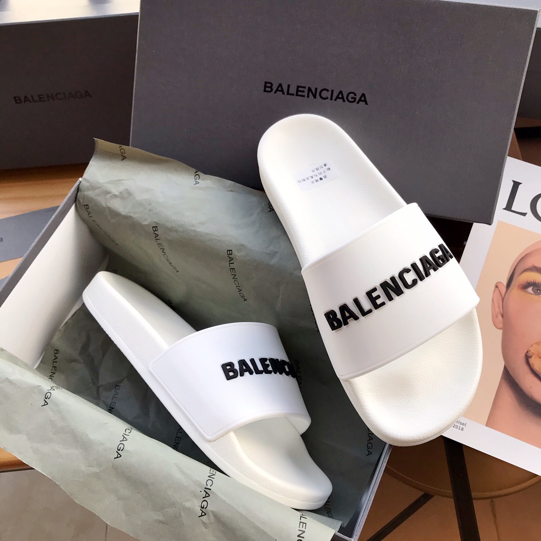 Balenciag* Pool Slide Eggshell