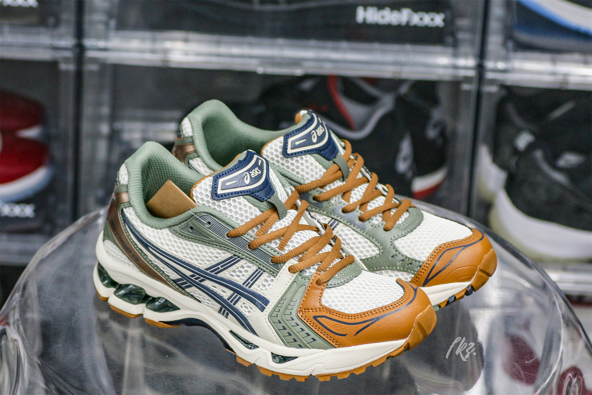 Gel Kayano 14 Vanilla Tarmac 2022