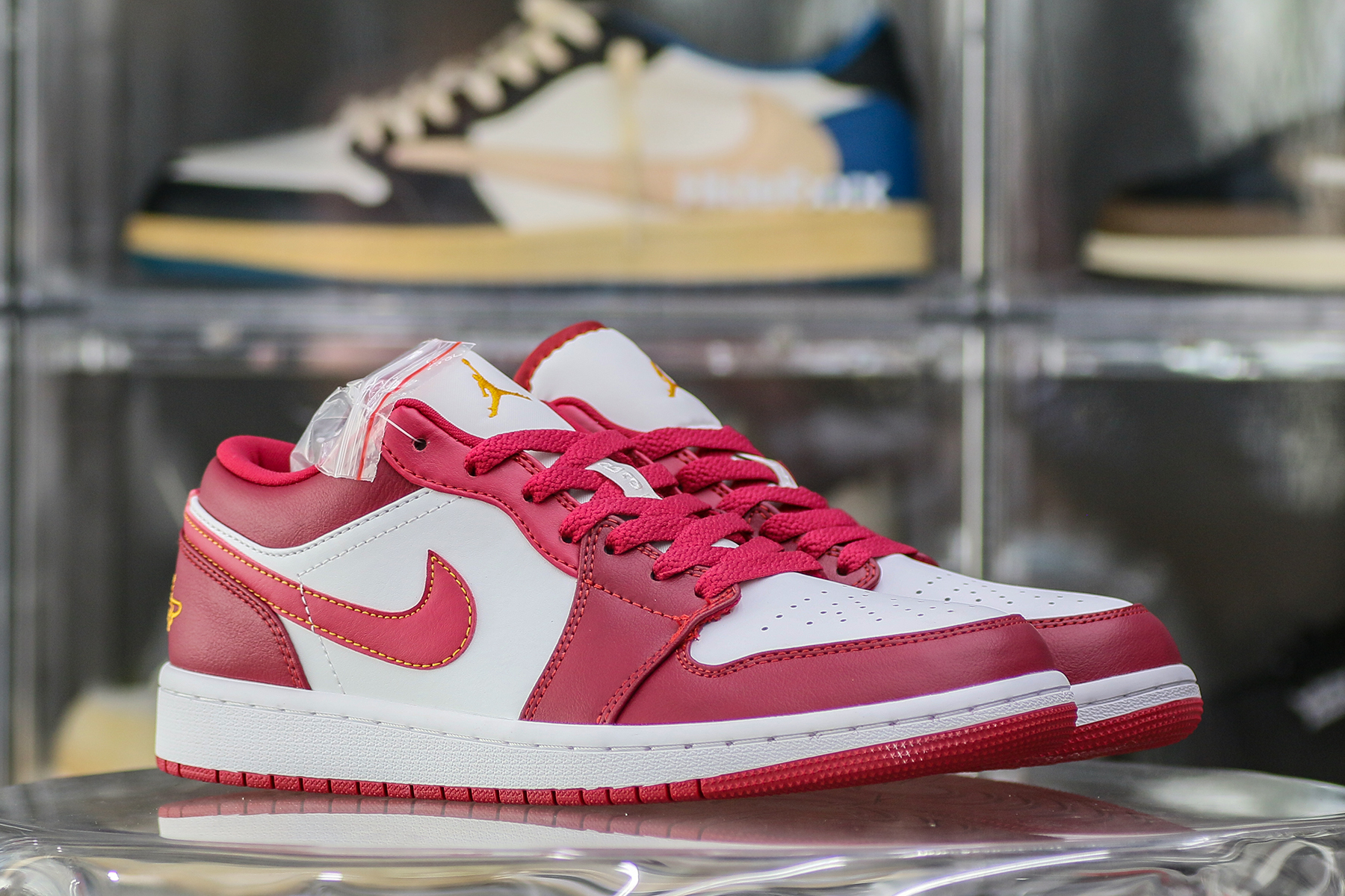 Jordan 1 Low Cardinal Red