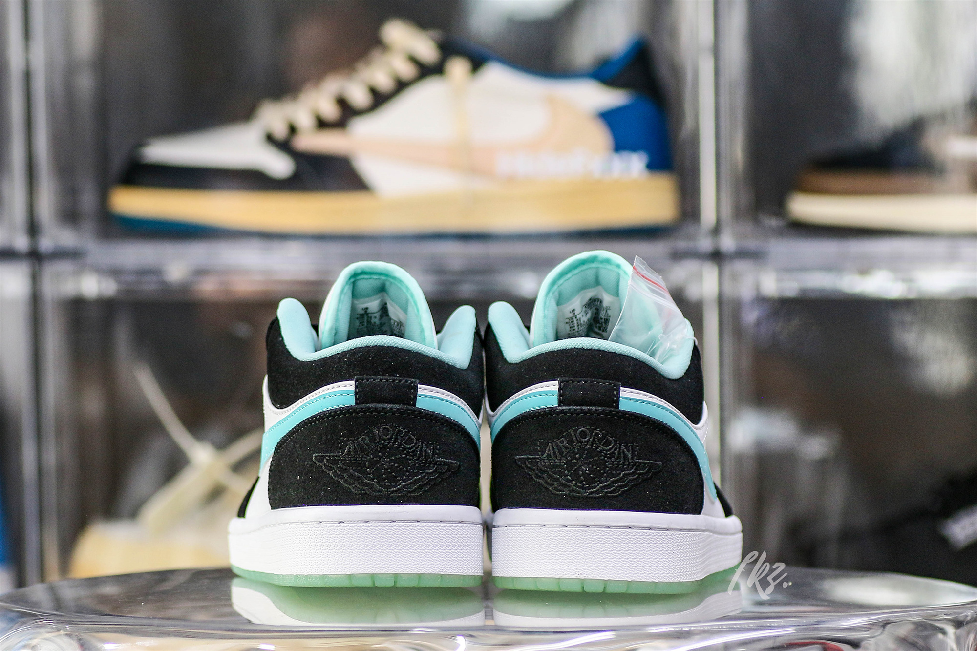 Jordan 1 Low Island Green