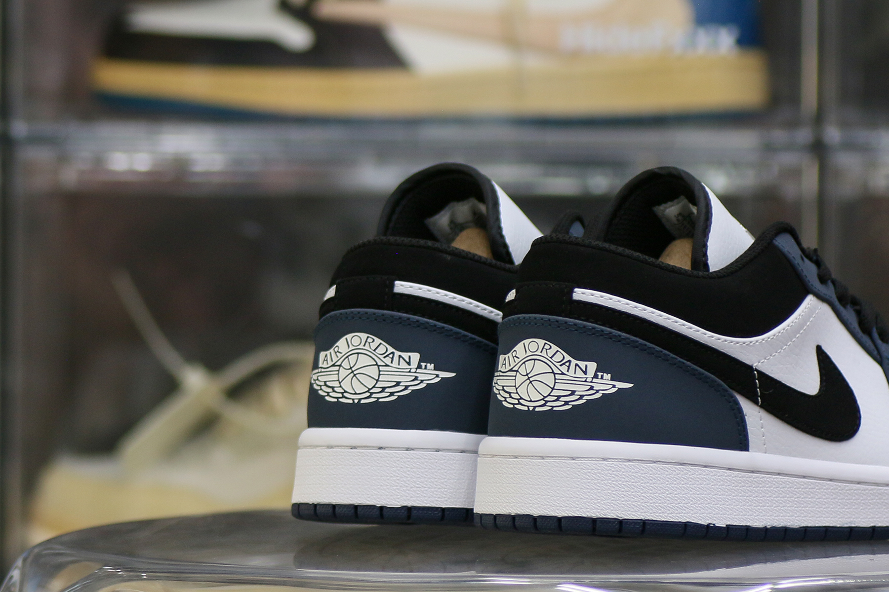 Jordan 1 Low Retro Navy