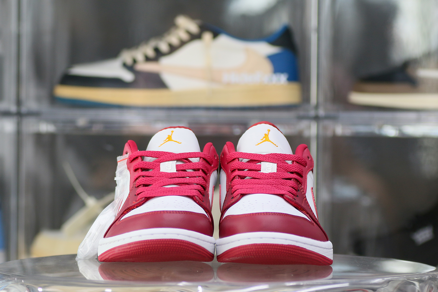 Jordan 1 Low Cardinal Red