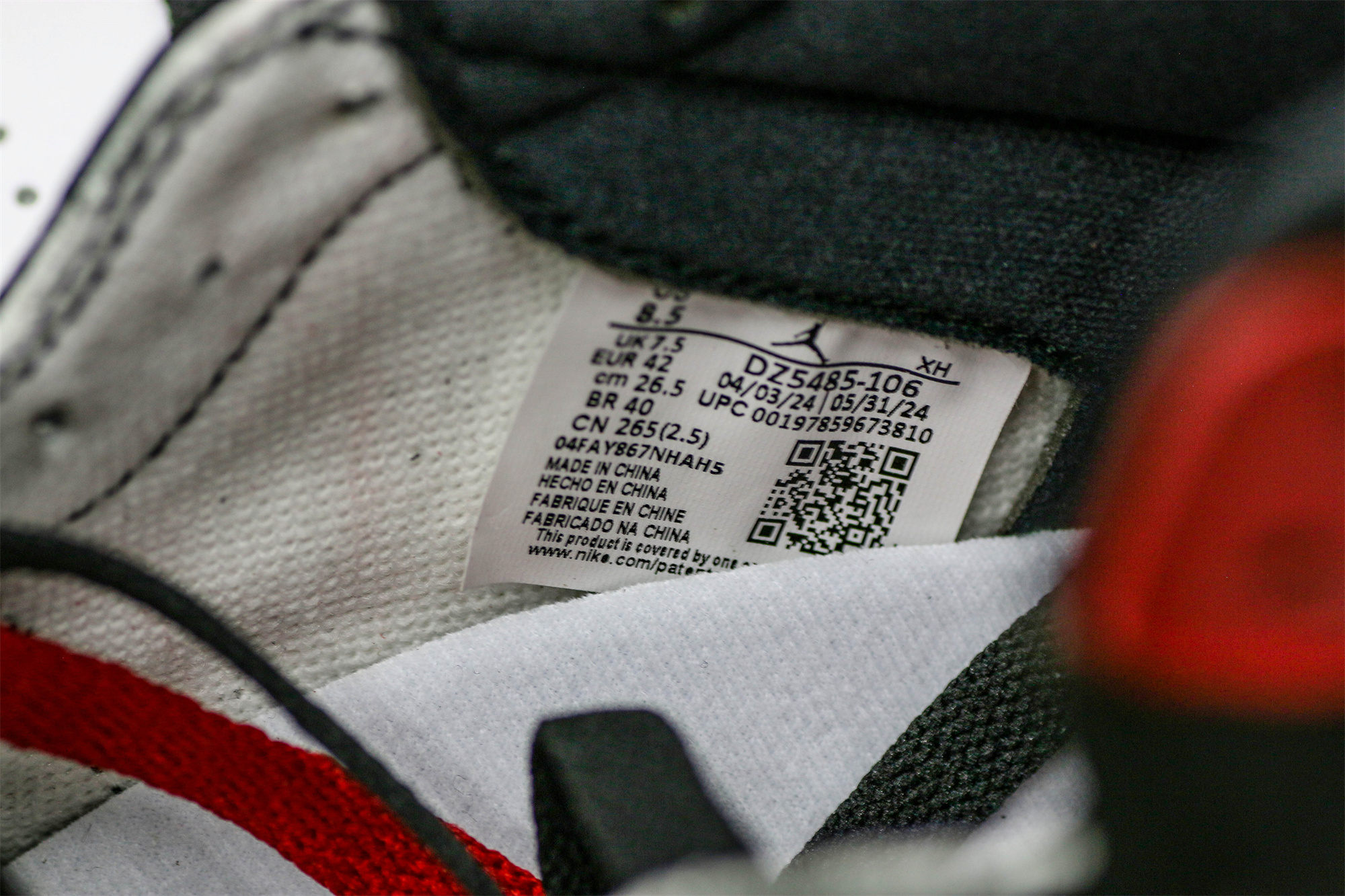 Air Jordan 1 Retro High OG Black Toe Reimagined (Ln5 A1)