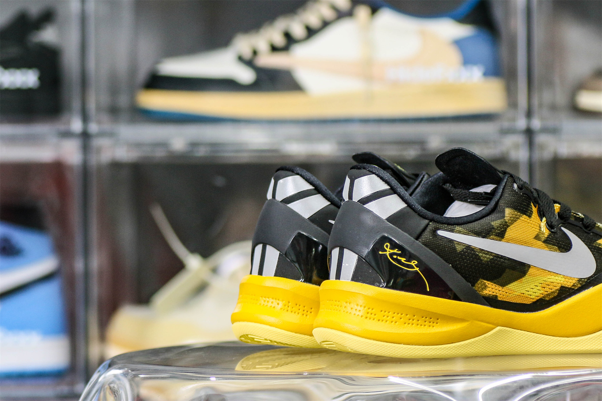 Kobe 8 ‘Sulfur Electric’ 2012(A1 Batch)