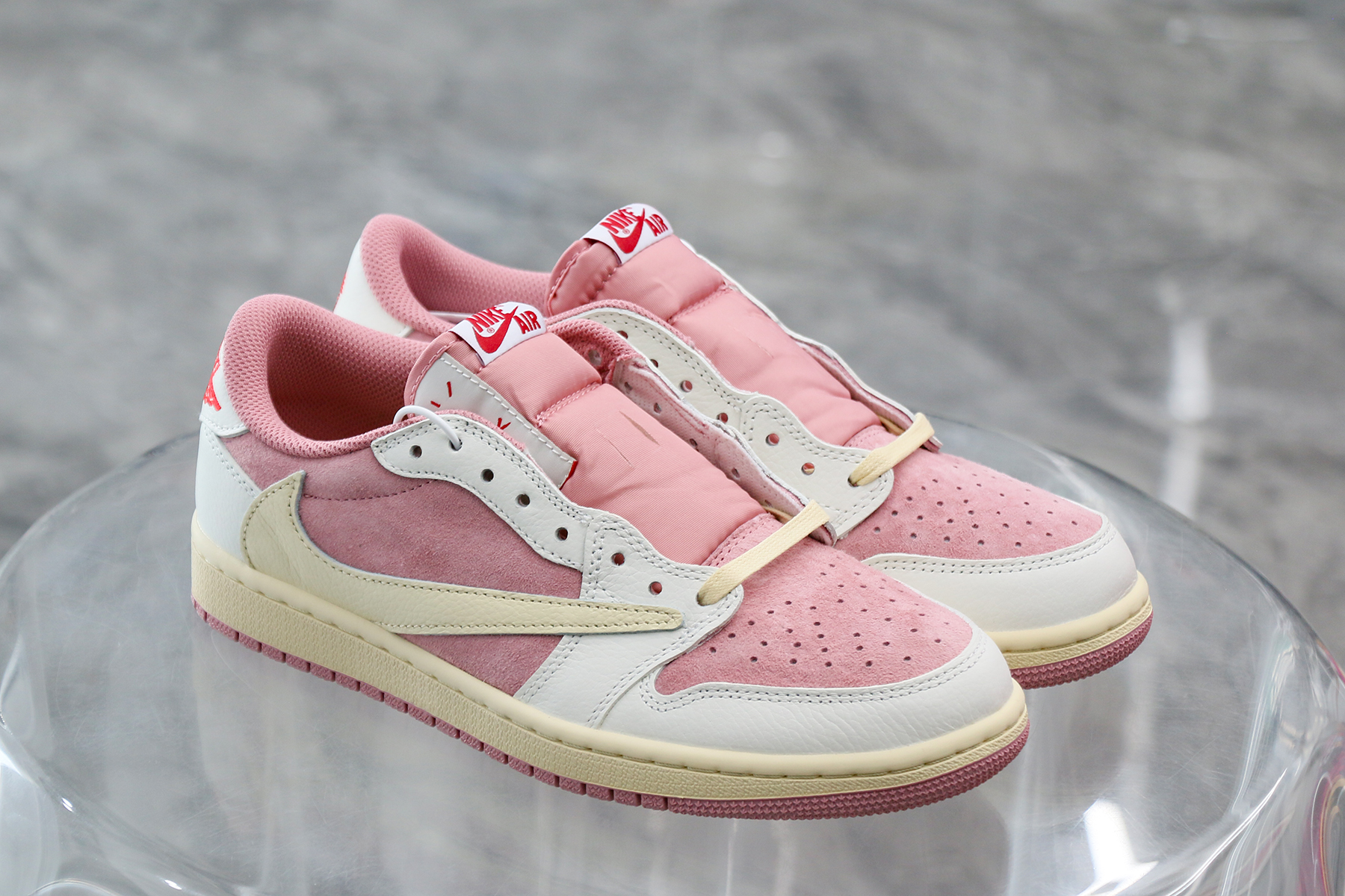 Travis Scott x Air Jordan 1 Low OG Shy Pink 2025