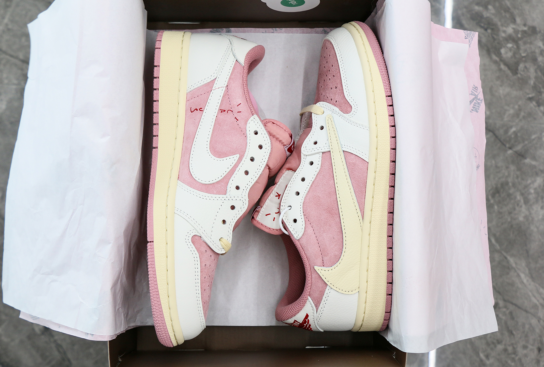 Travis Scott x Air Jordan 1 Low OG Shy Pink 2025