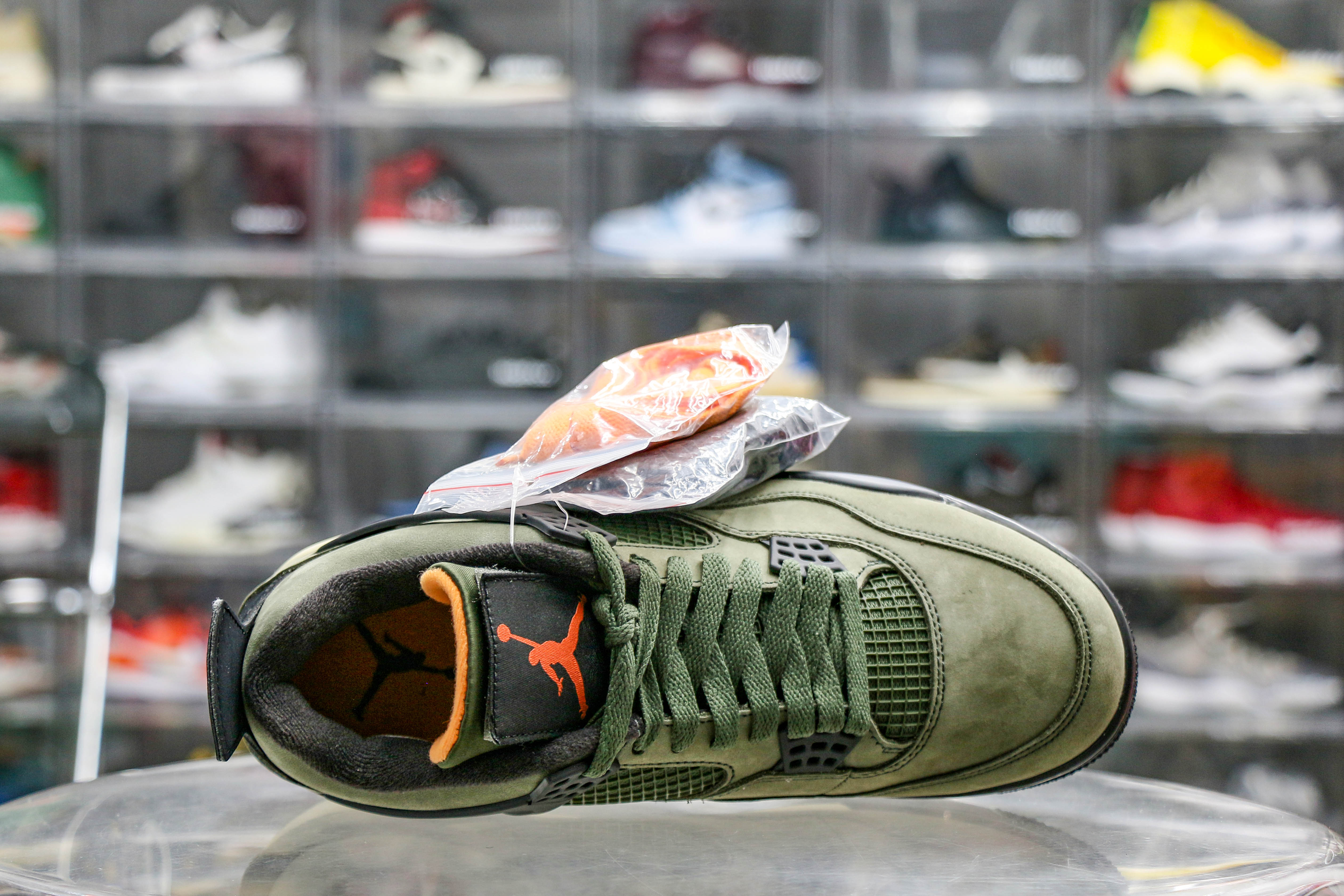 Air Jordan 4 Retro ‘Undefeated’ 2005