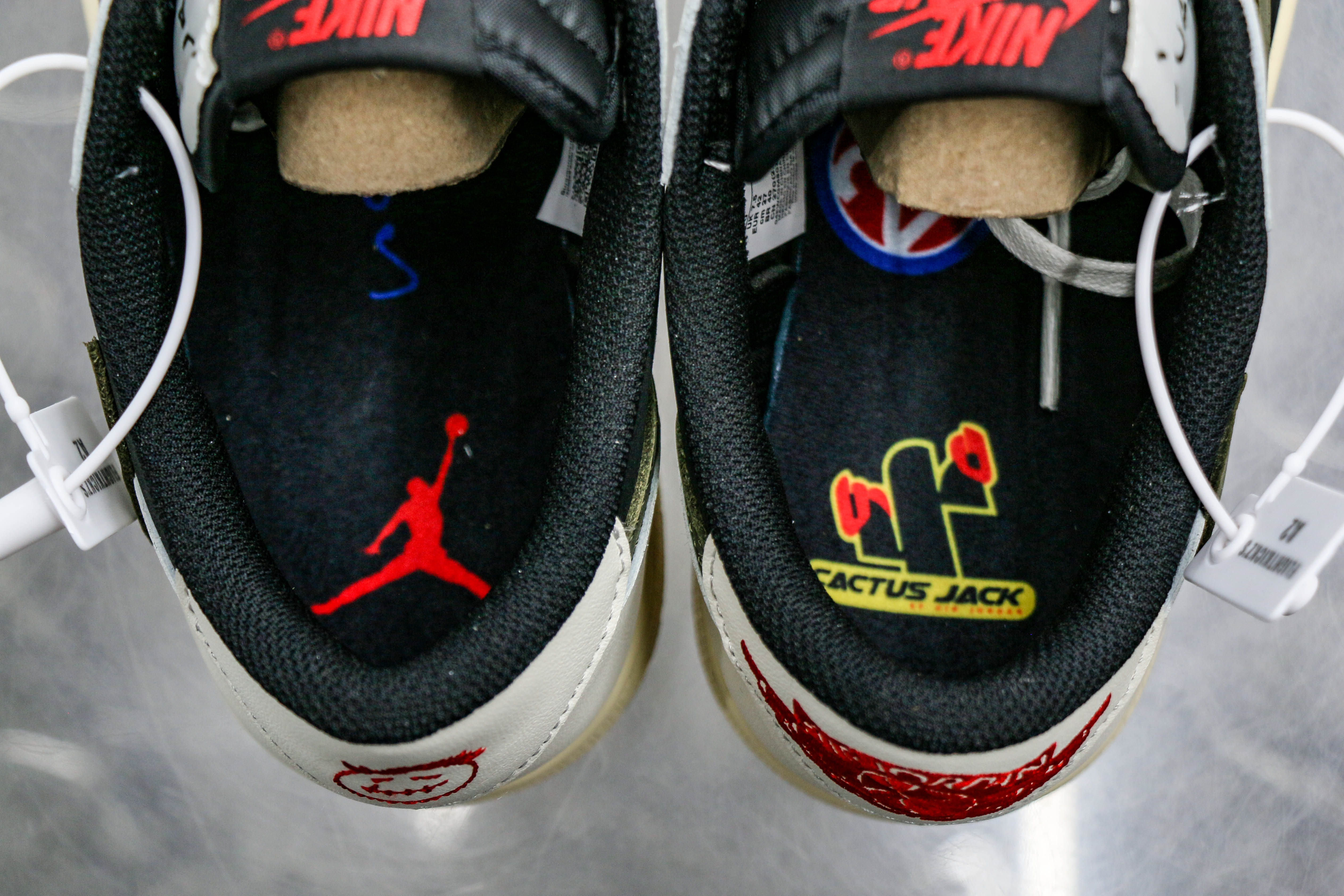 Travis Scott x Air Jordan 1 Low OG SP Olive（A2 Batch)