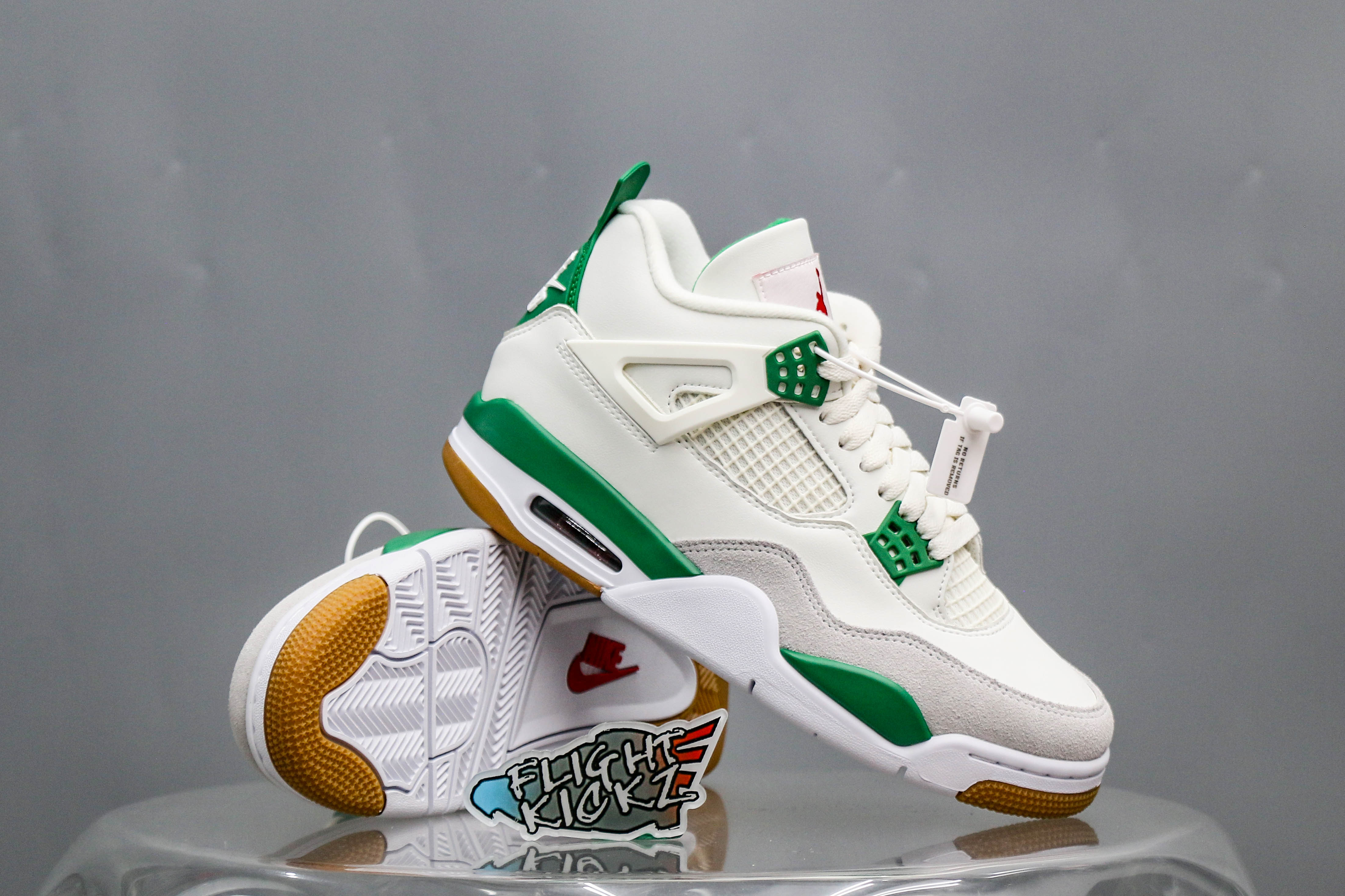 Air Jordan 4 Retro Pine Green 2023 (A2 Batch)