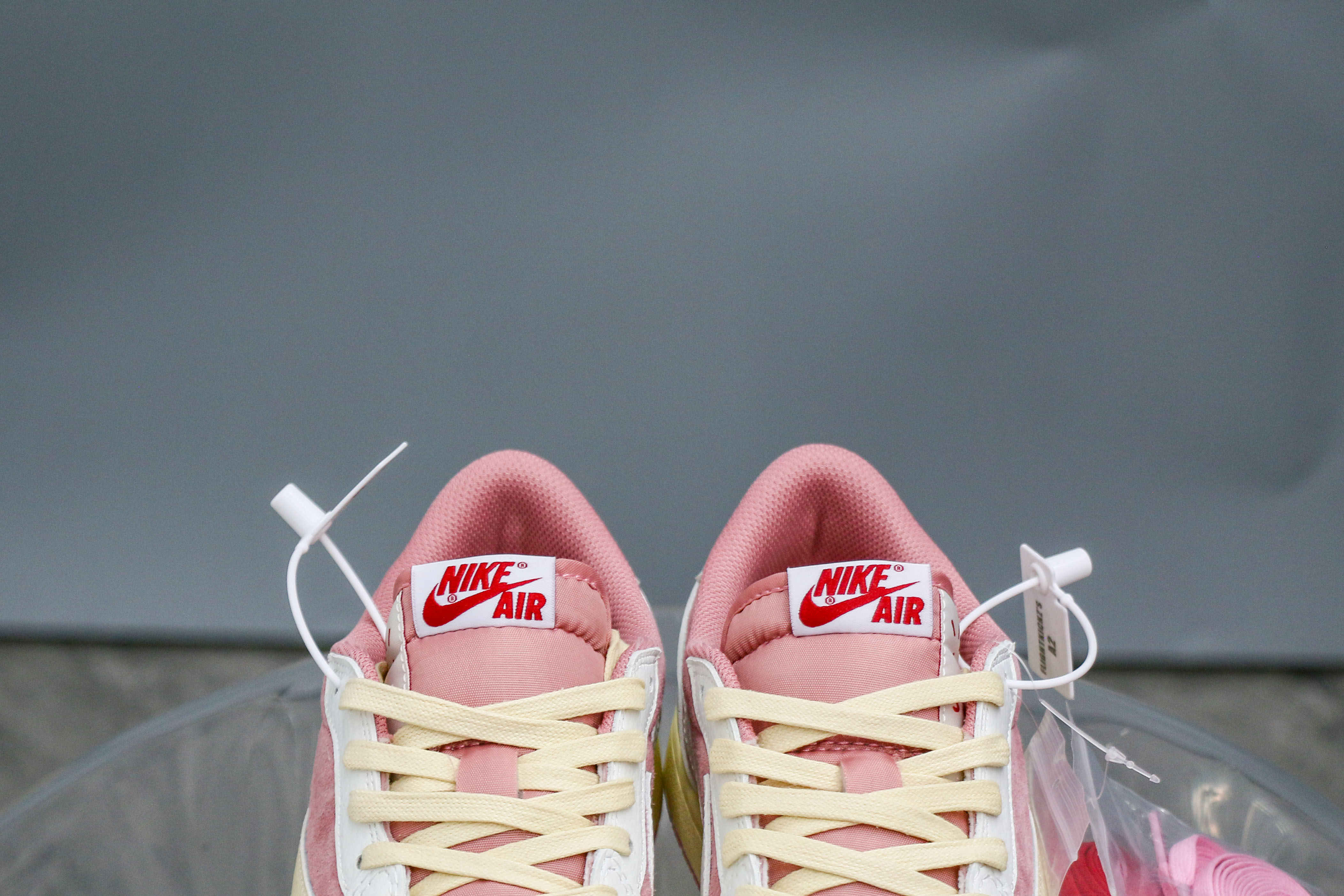 Travis Scott x Air Jordan 1 Low OG Shy Pink 2025（A2 Batch)