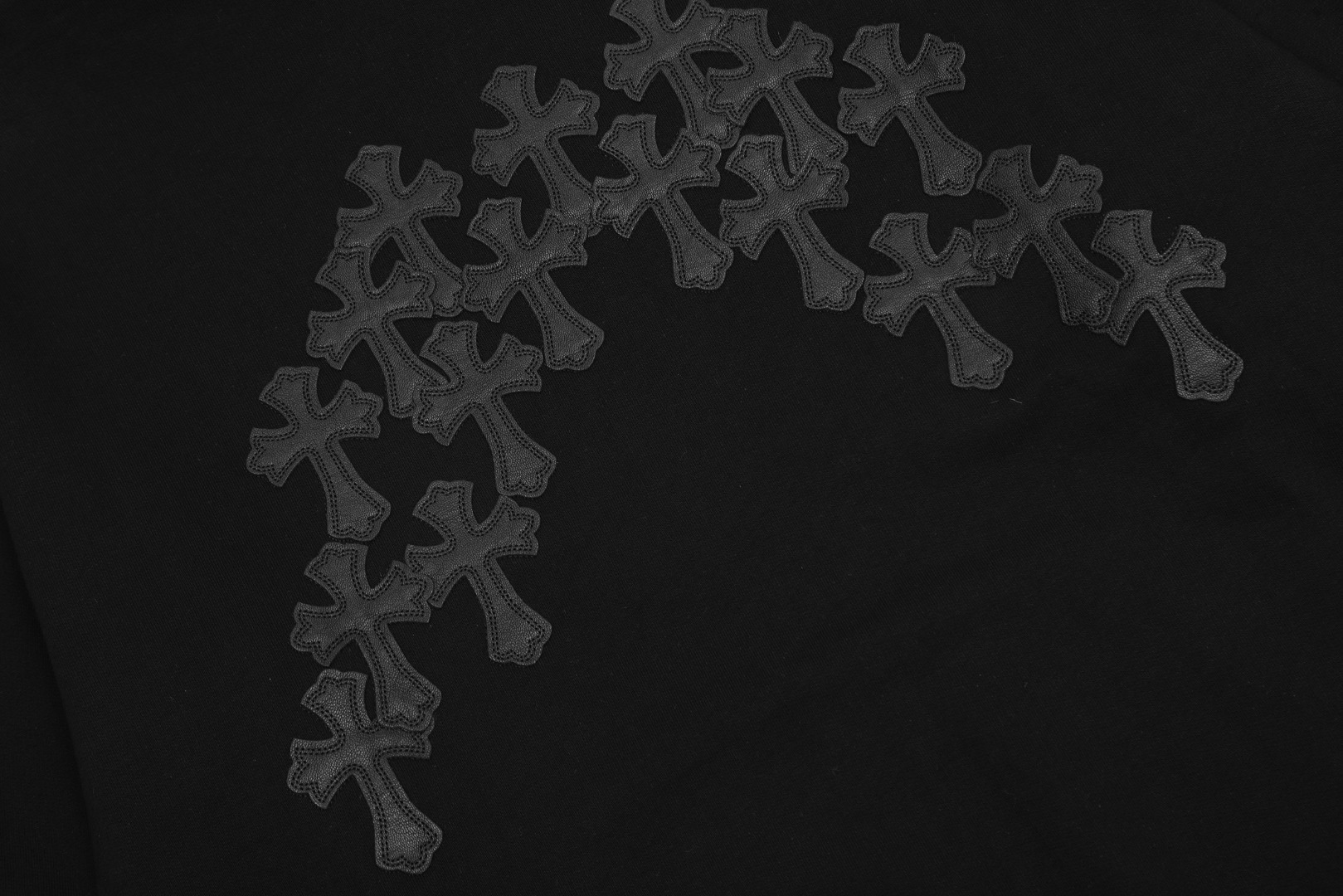 Ch*0me He**ts black embroidered and printed heavy-duty zip-up hoodie