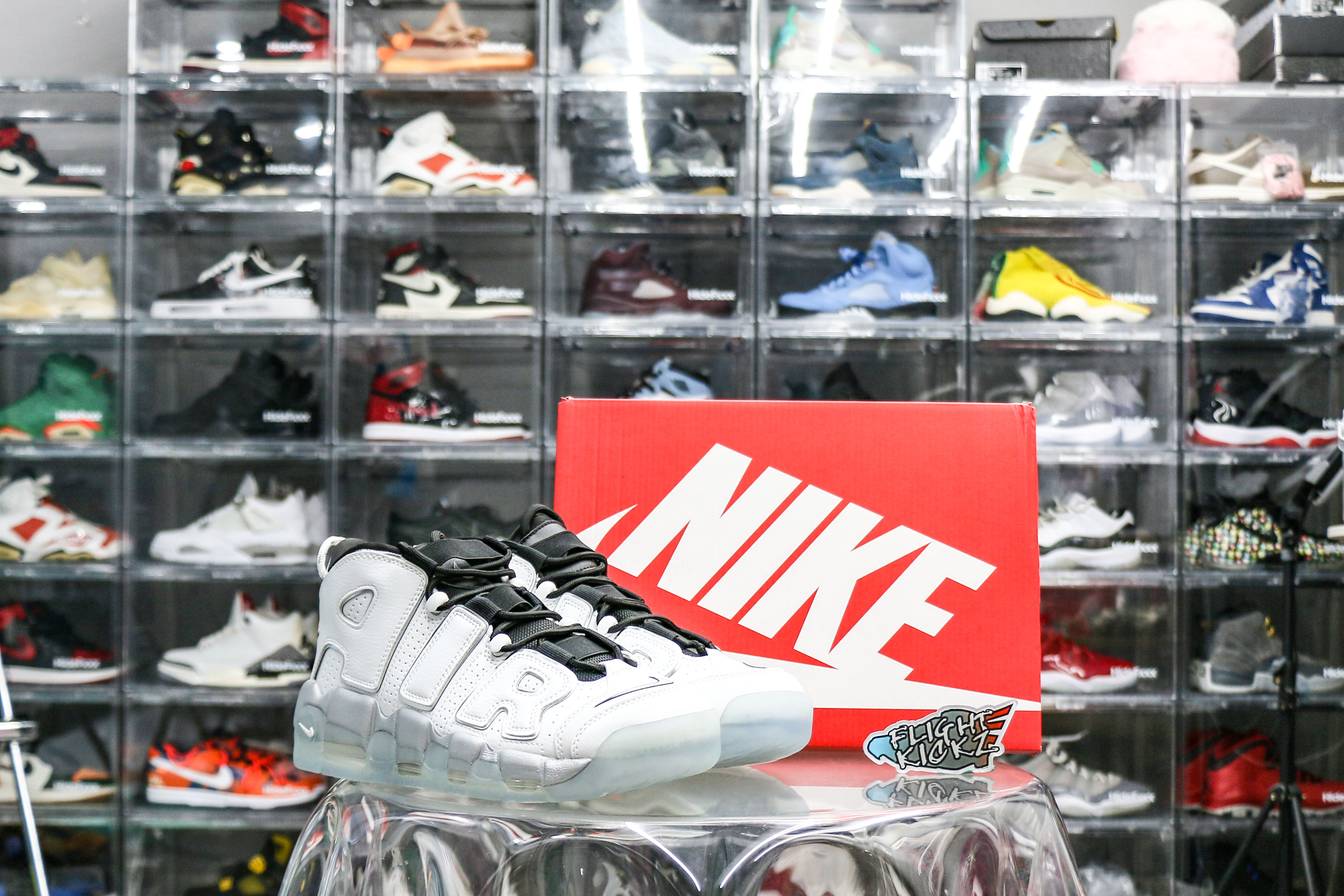 nike air more uptempo se white Ch*0me