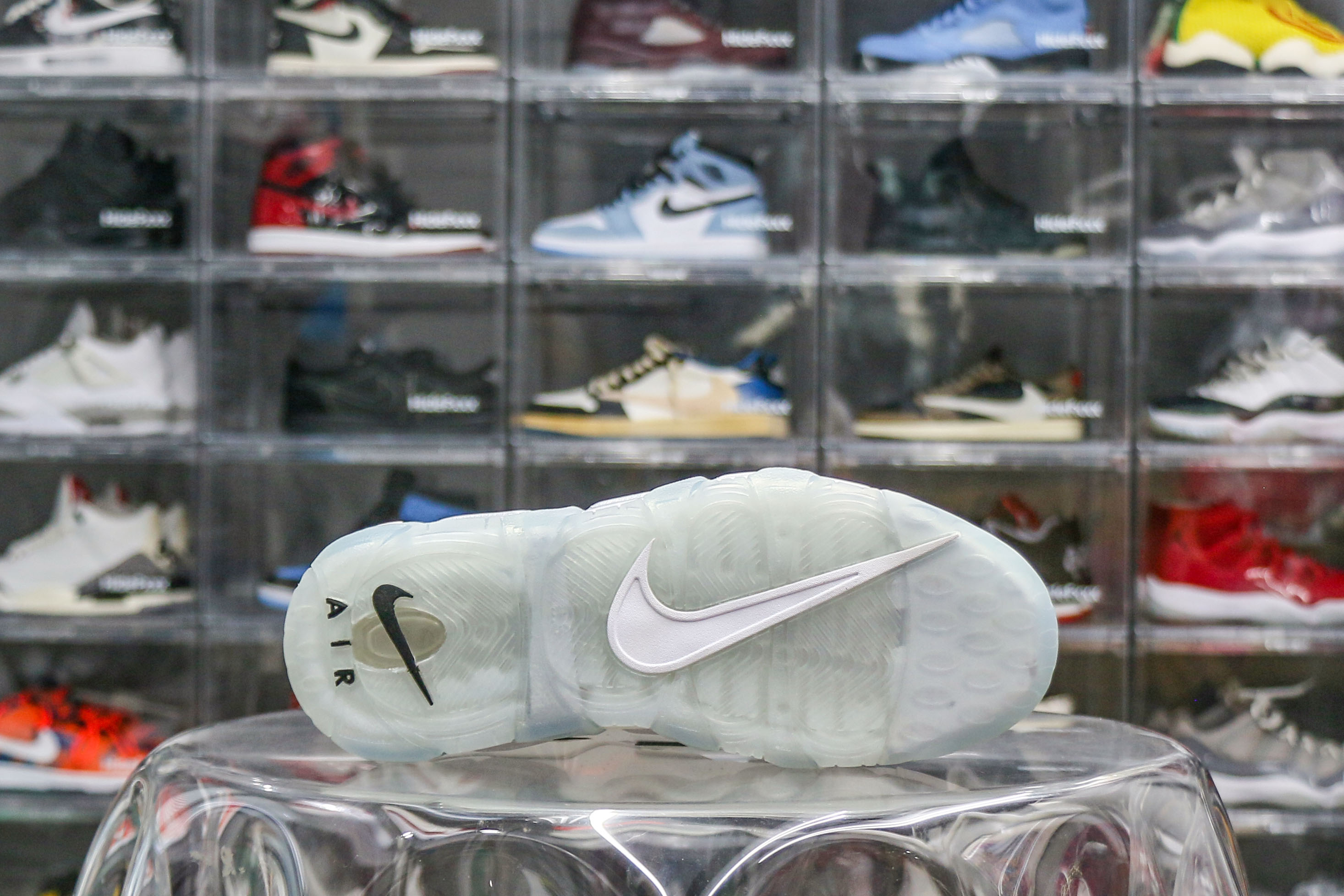 nike air more uptempo se white Ch*0me