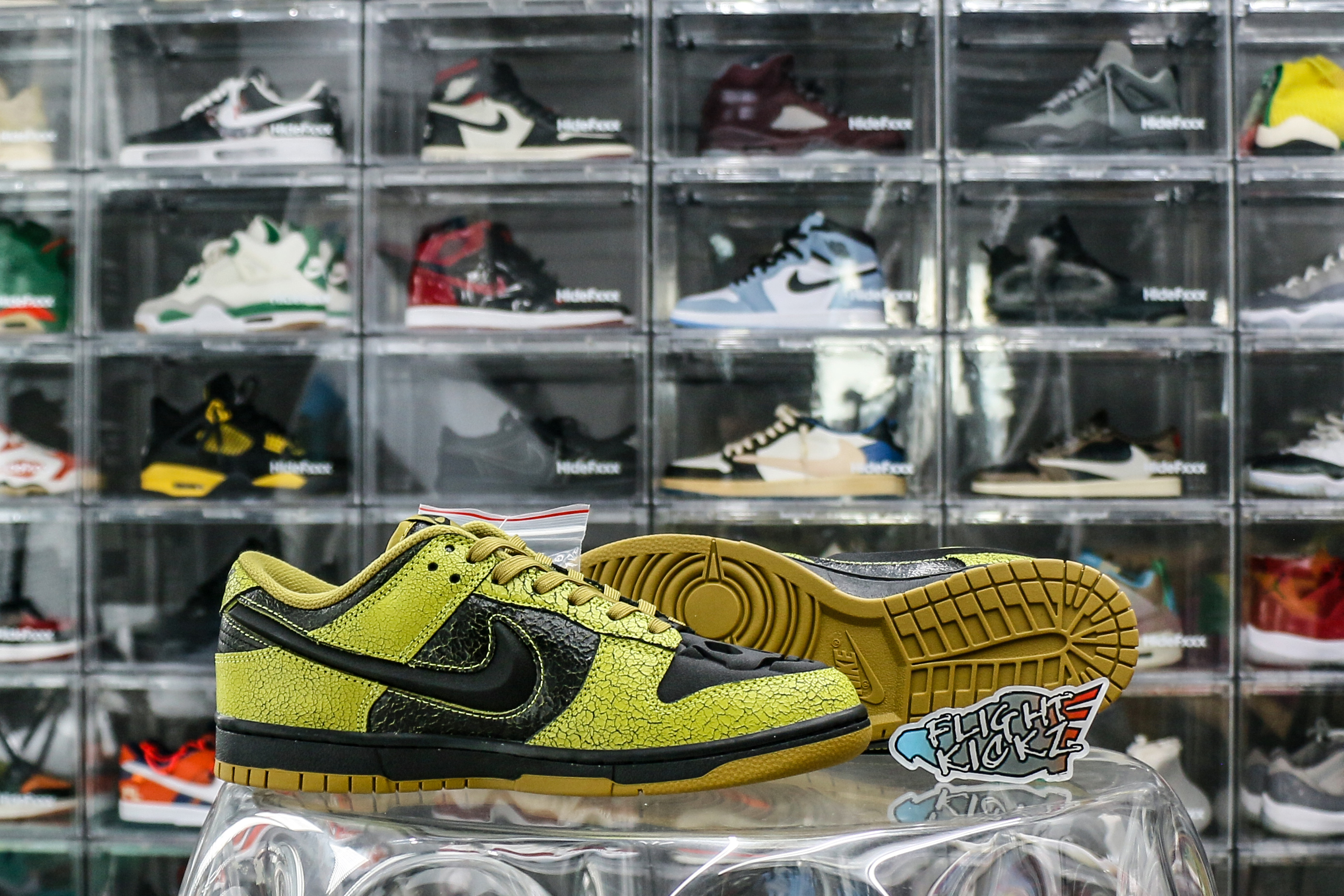 Nike Dunk Low QS Halloween Skull