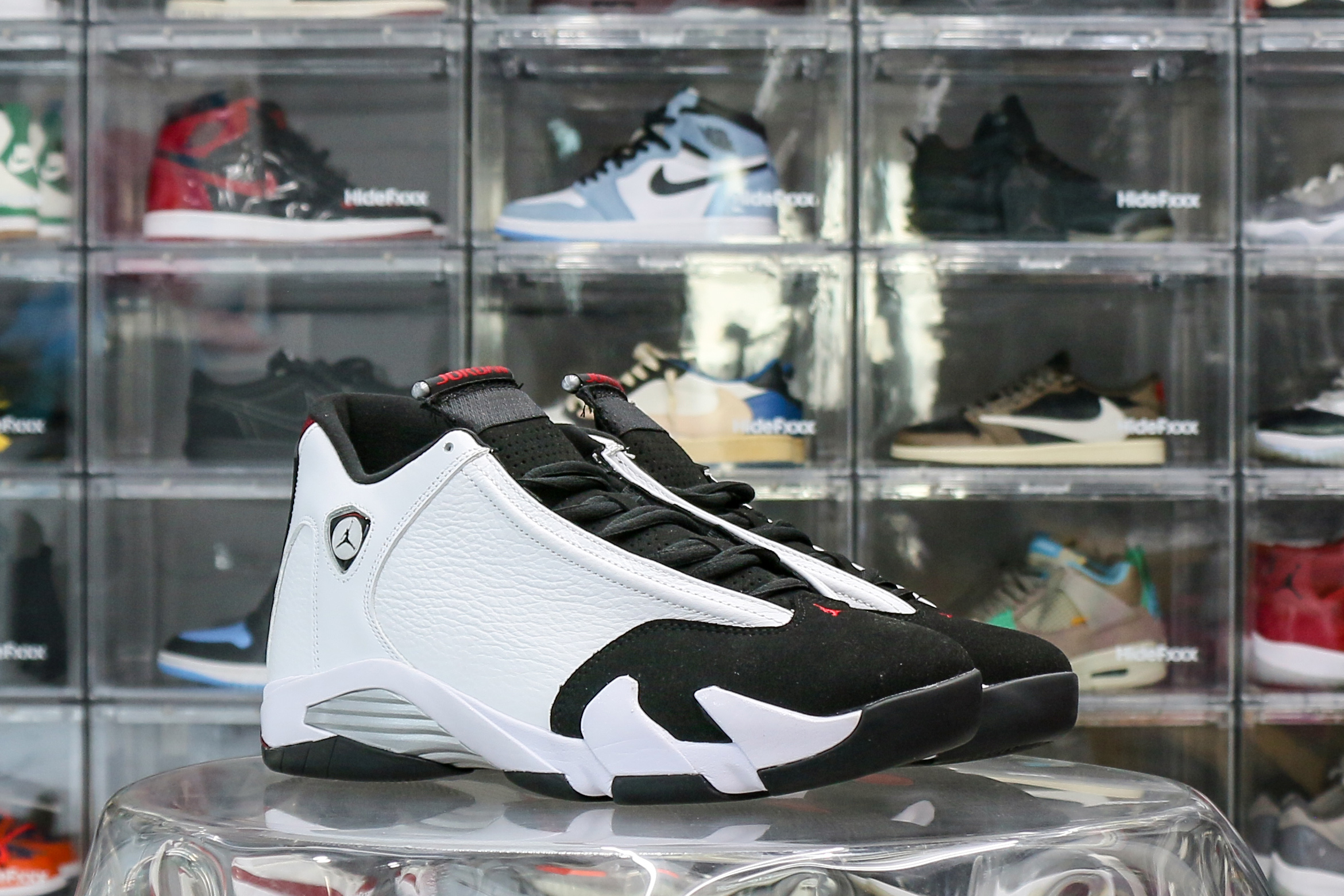 Air Jordan 14 Retro Black Toe (2024)