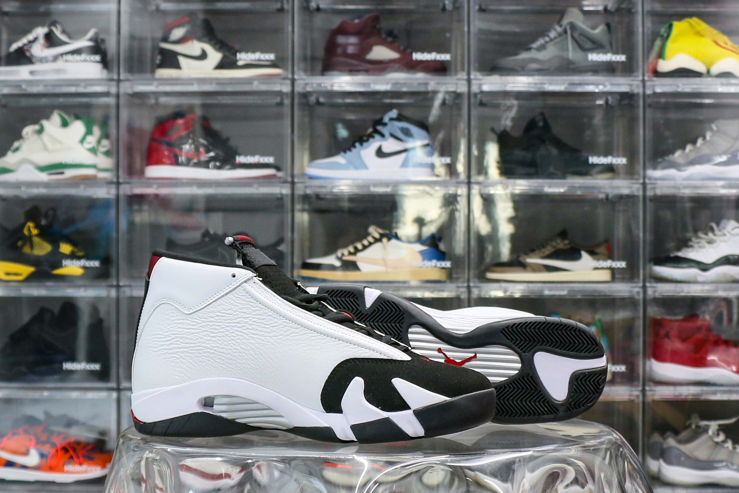 Air Jordan 14 Retro Black Toe (2024)