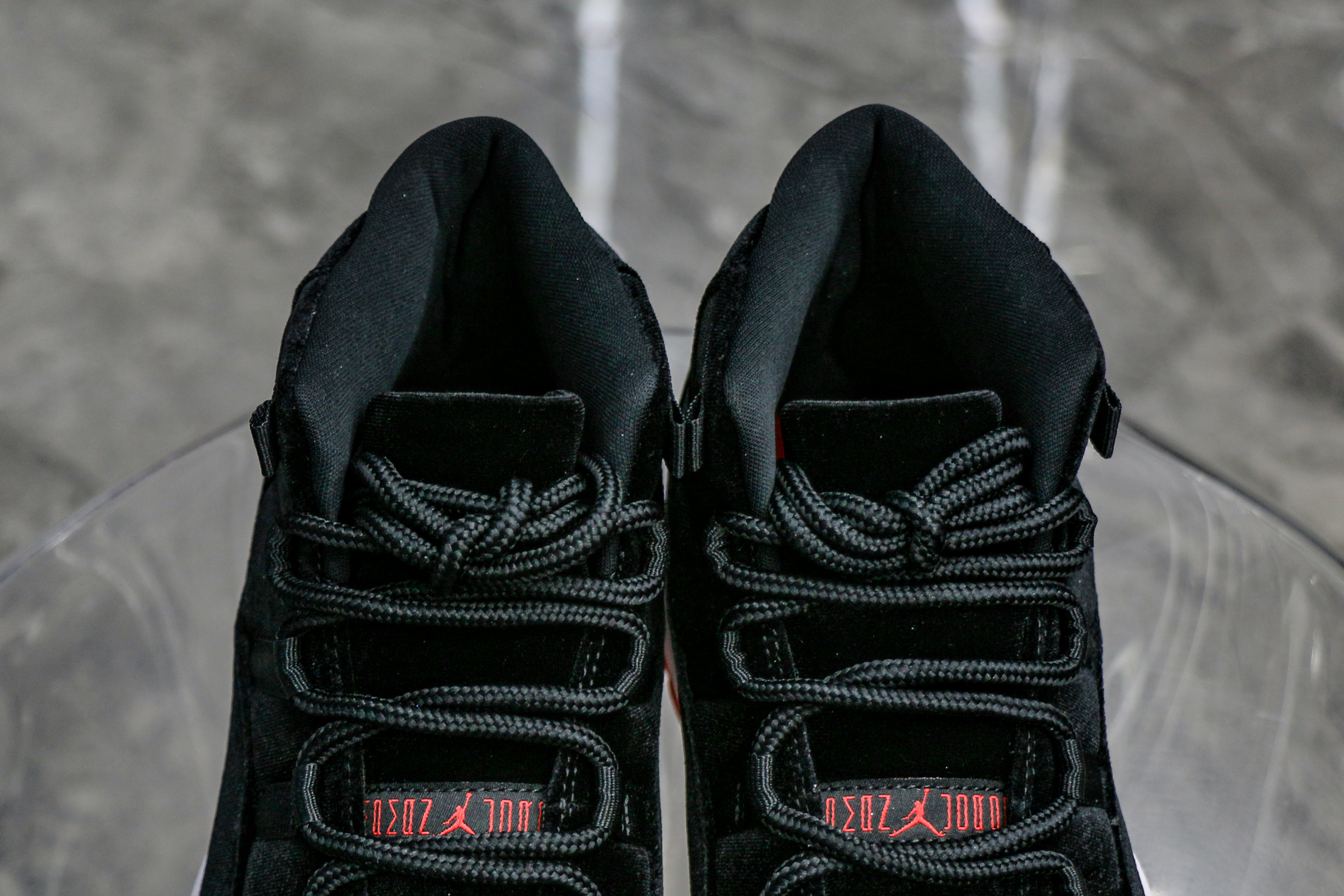 Wmns Jordan 11 Retro Bred Velvet (Ln5 A1)
