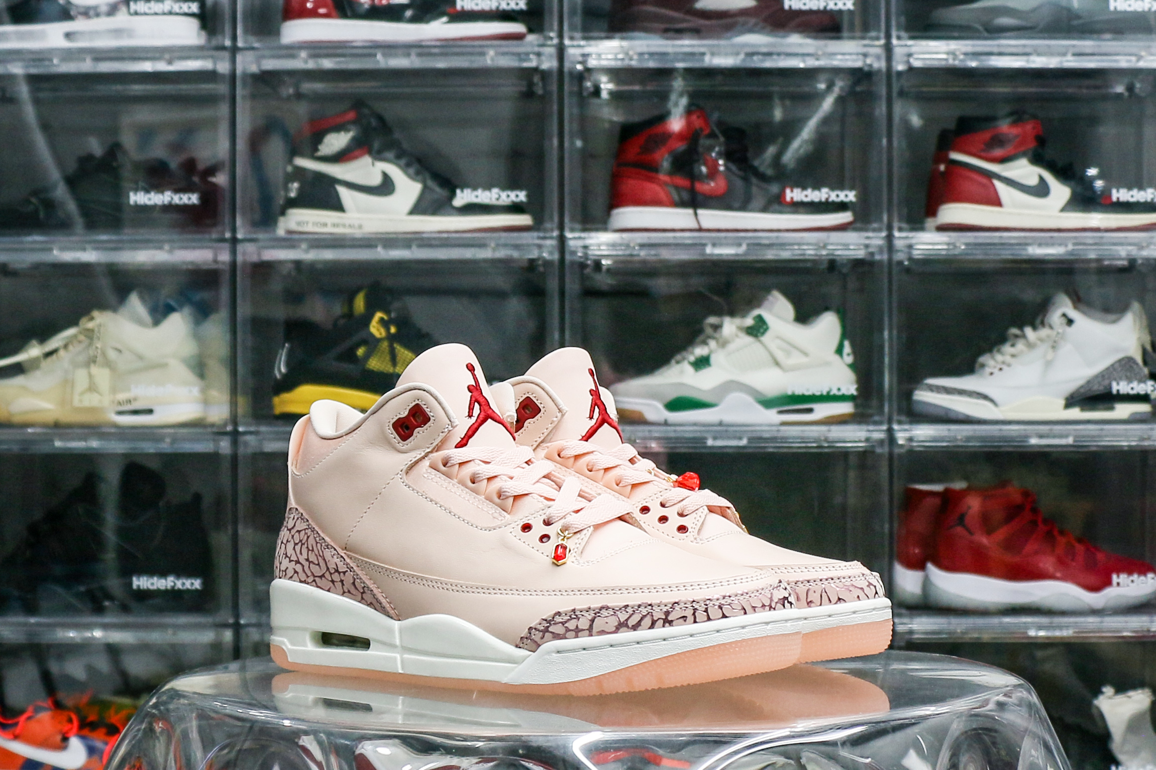 Air Jordan 3 Retro Valentine’s Day WMNS (2025)