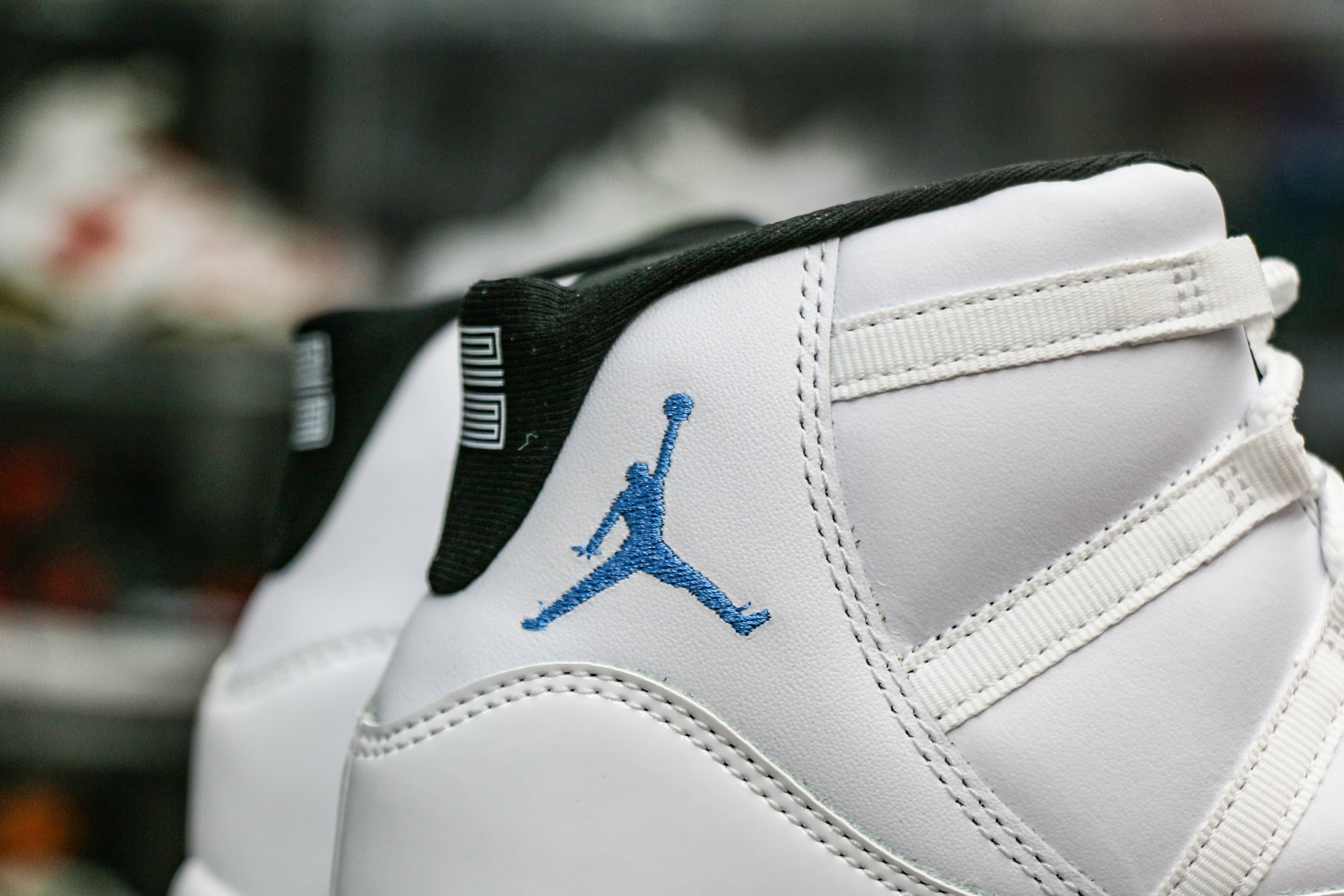 Air Jordan 11 Retro Legend Blue 2024 (Ln5 A1)