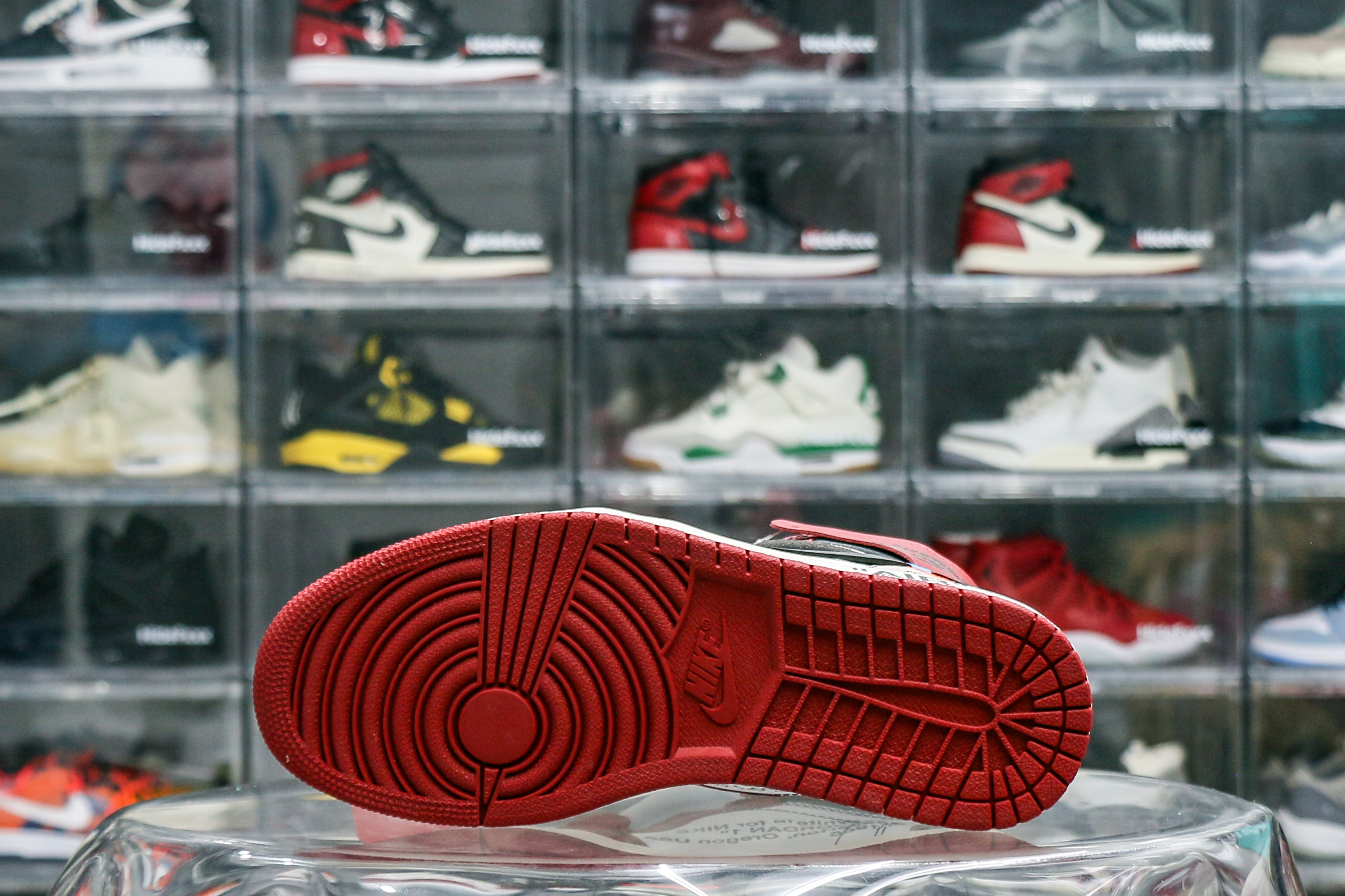 Jordan 1 Retro High Off-White Chicago