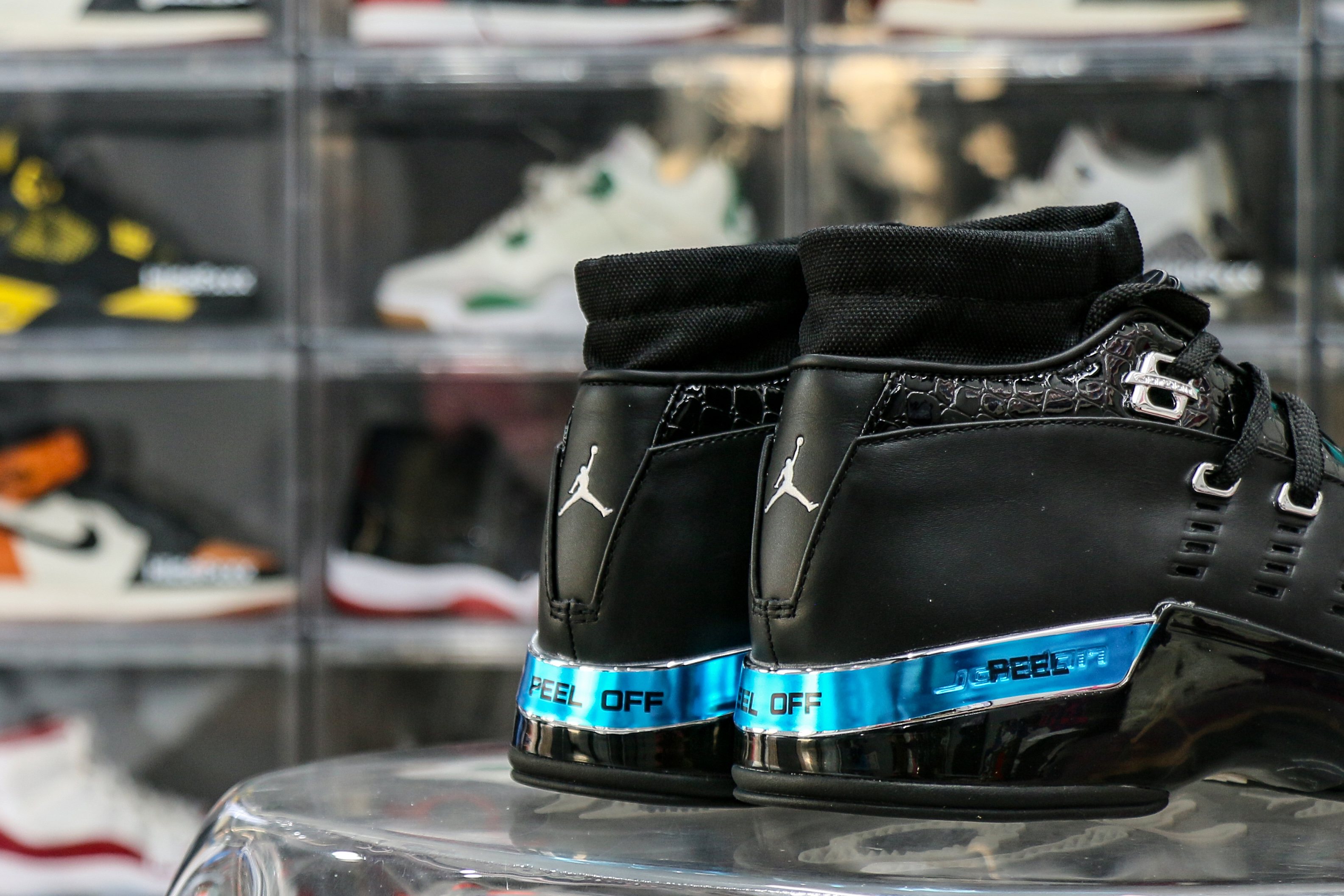 jordan 17 og low black Ch*0me (regular box)