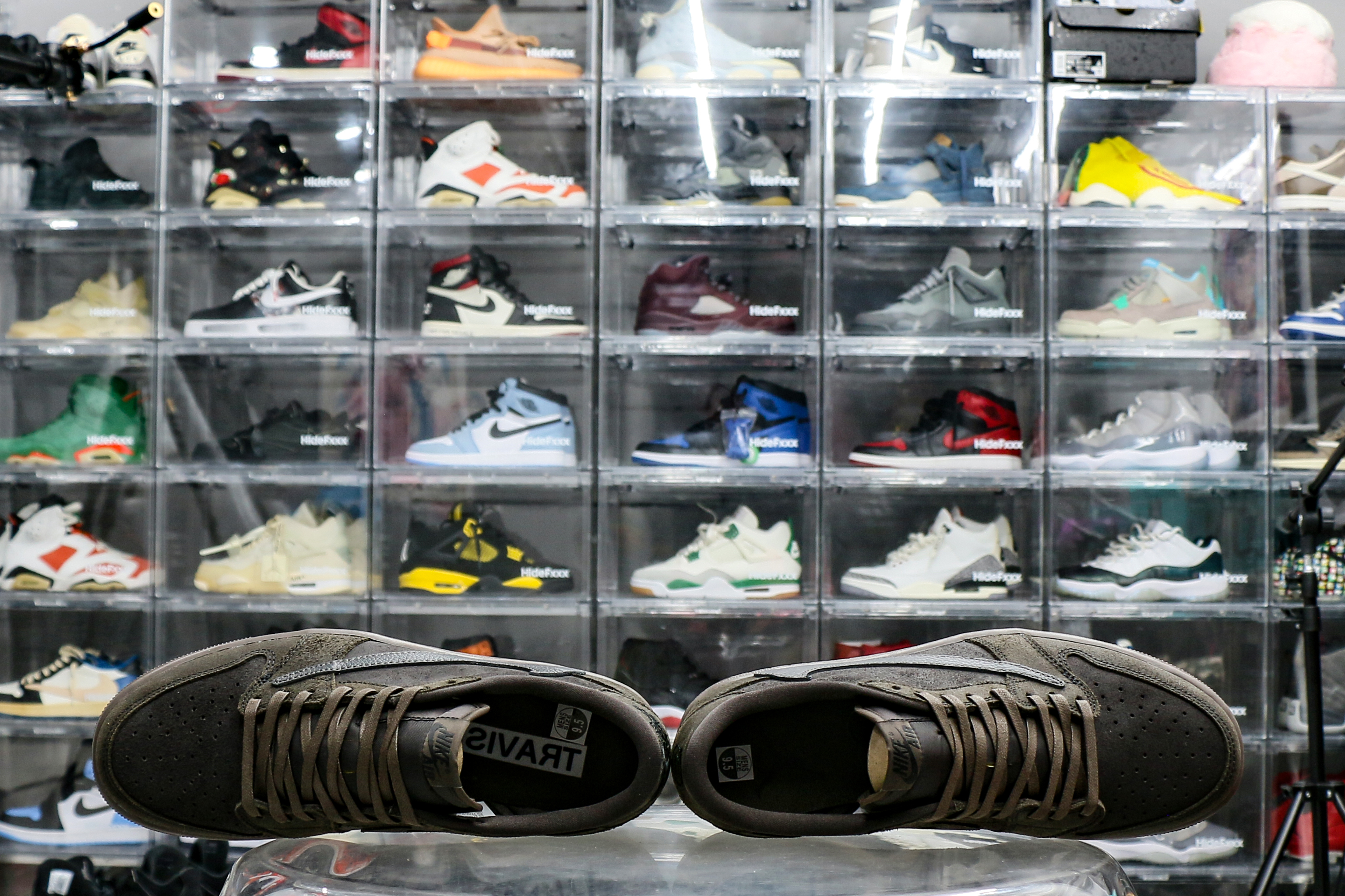 Travis Scott x Air Jordan 1 Low OG “Velvet Brown” (LN5 A1 Batch)