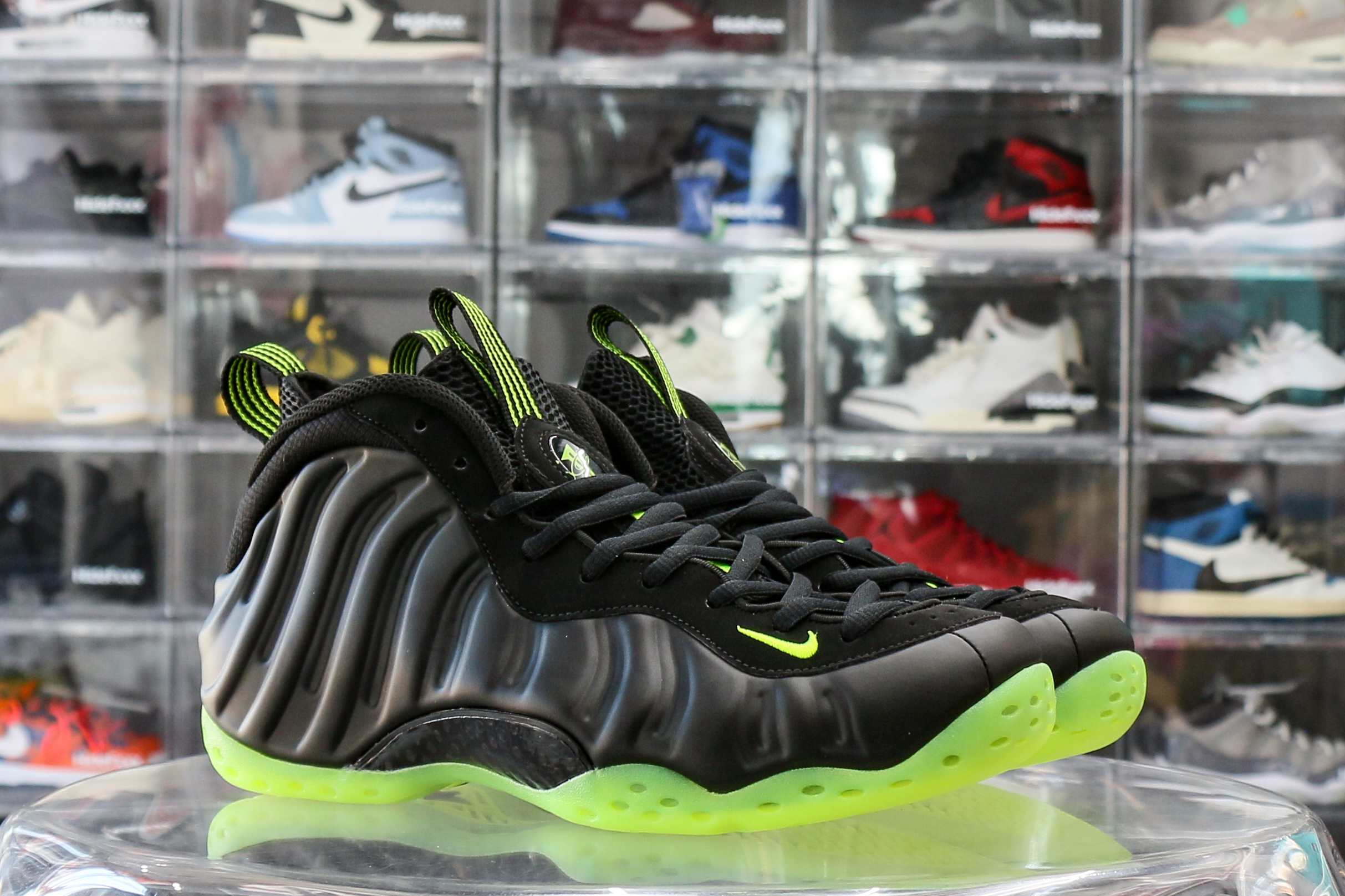 Nike Air Foamposite One Black Volt 2025