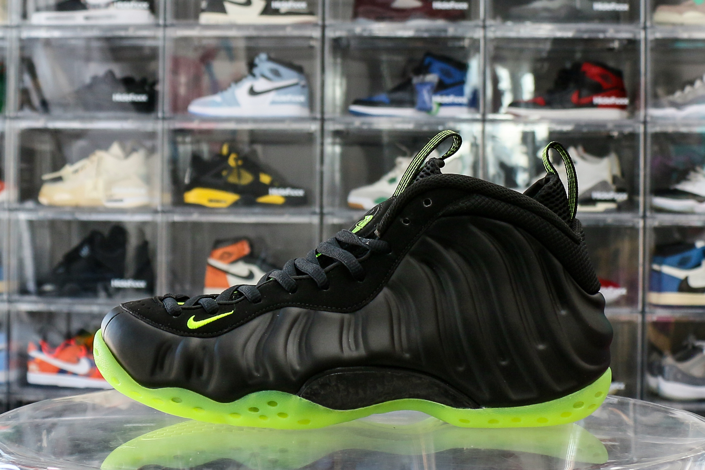 Nike Air Foamposite One Black Volt 2025