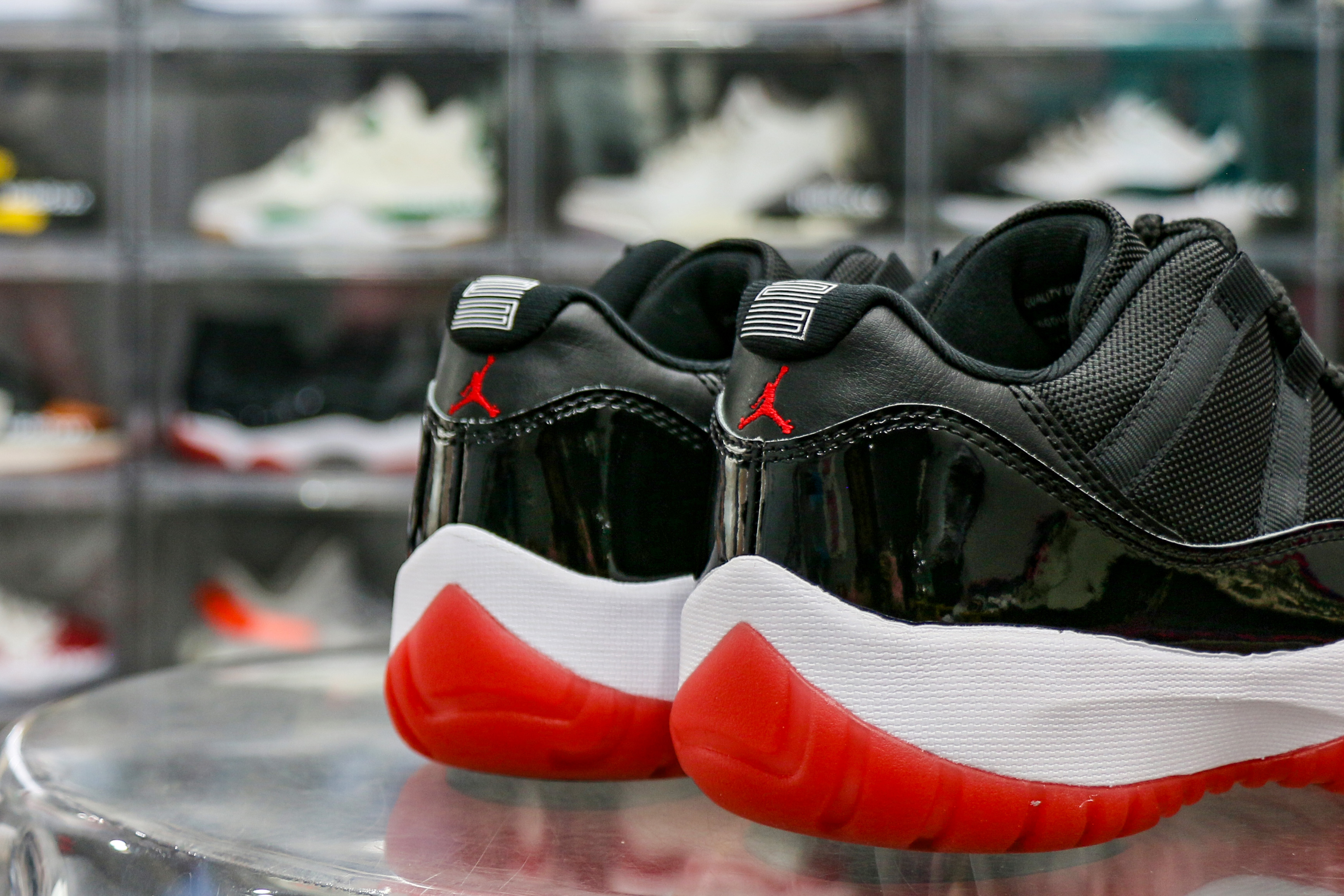 Air Jordan 11 Retro Bred Low 2025 (Ln5 A1)