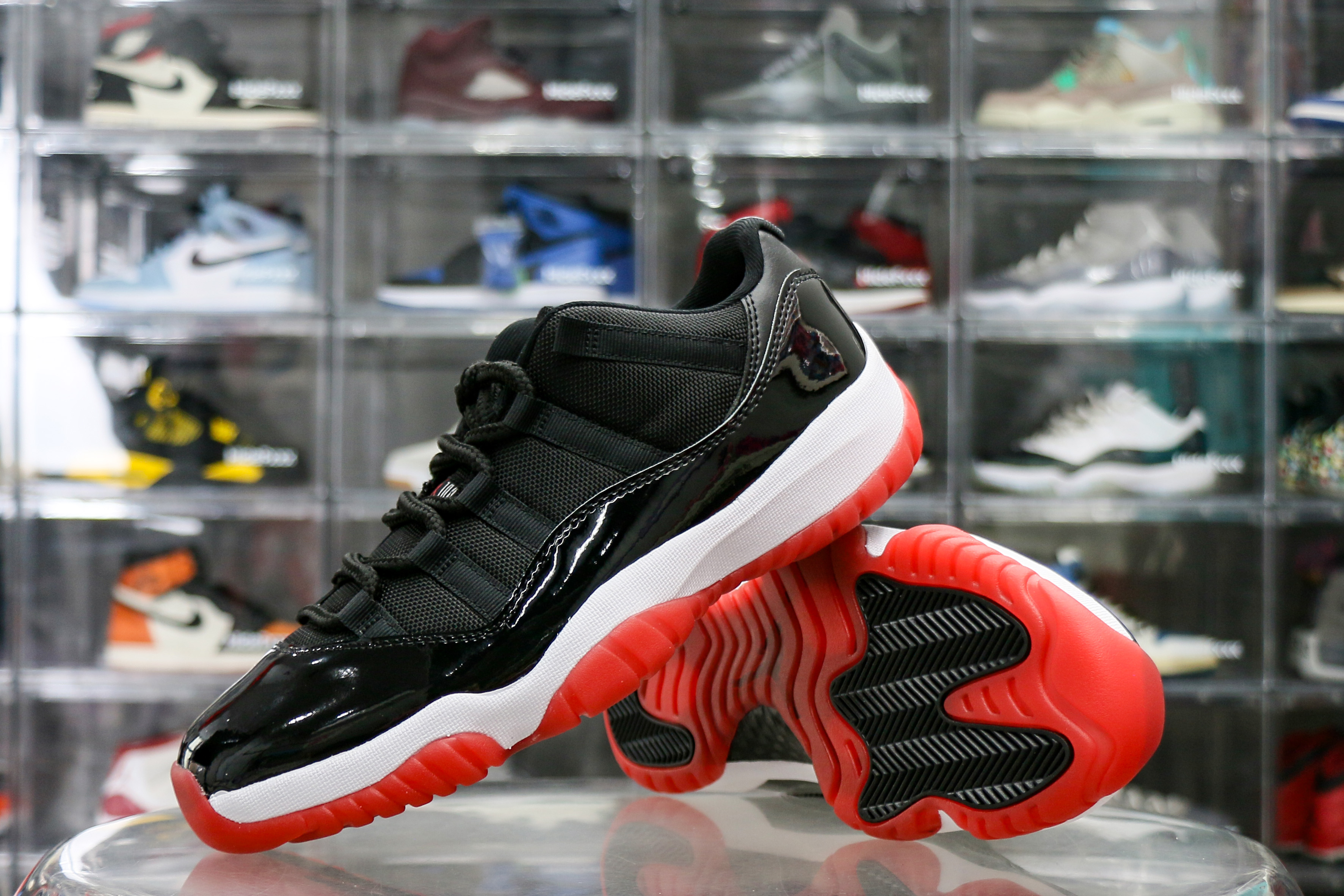 Air Jordan 11 Retro Bred Low 2025 (Ln5 A1)