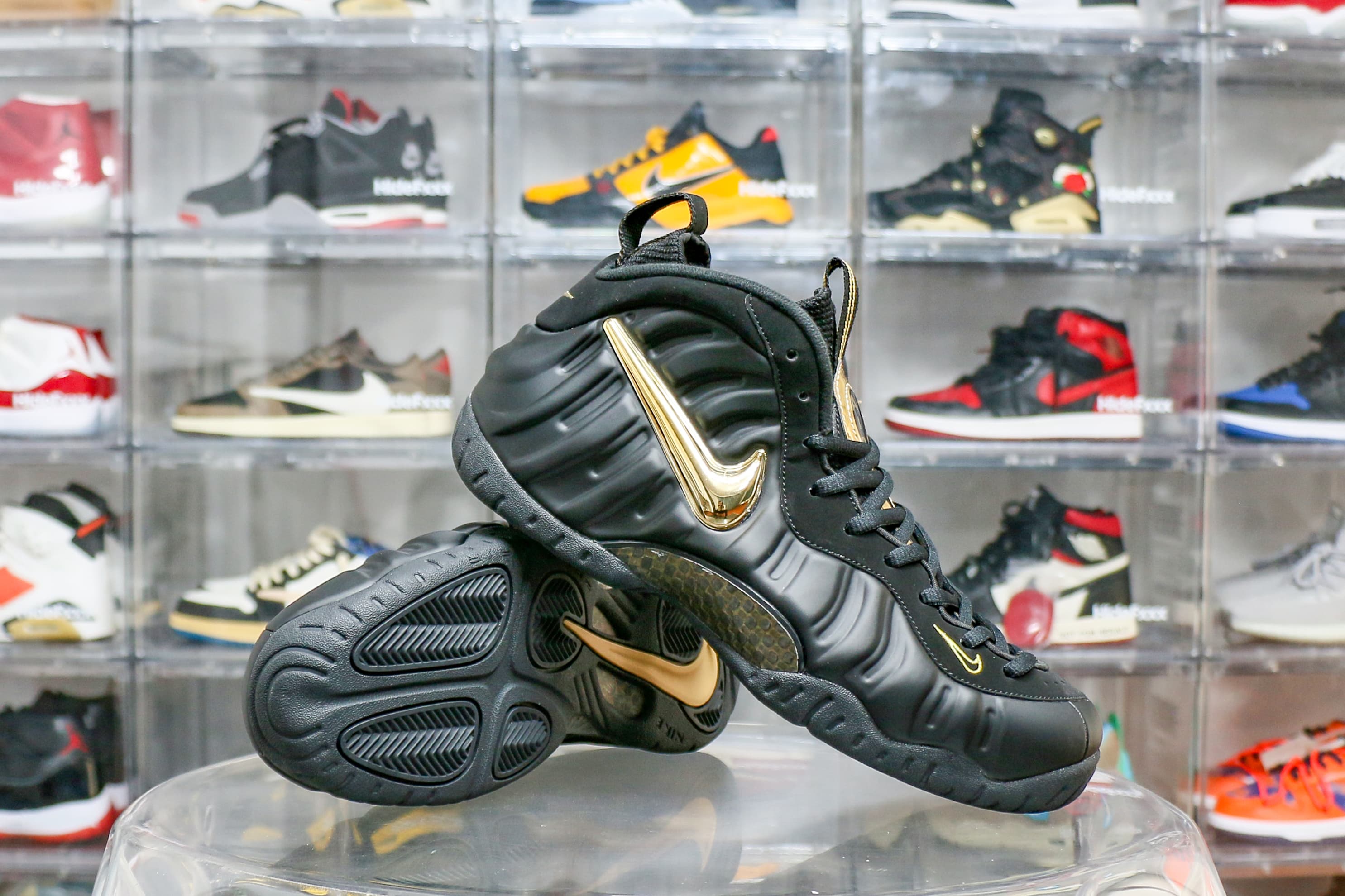 Nike Foamposite Pro Black Metallic Gold