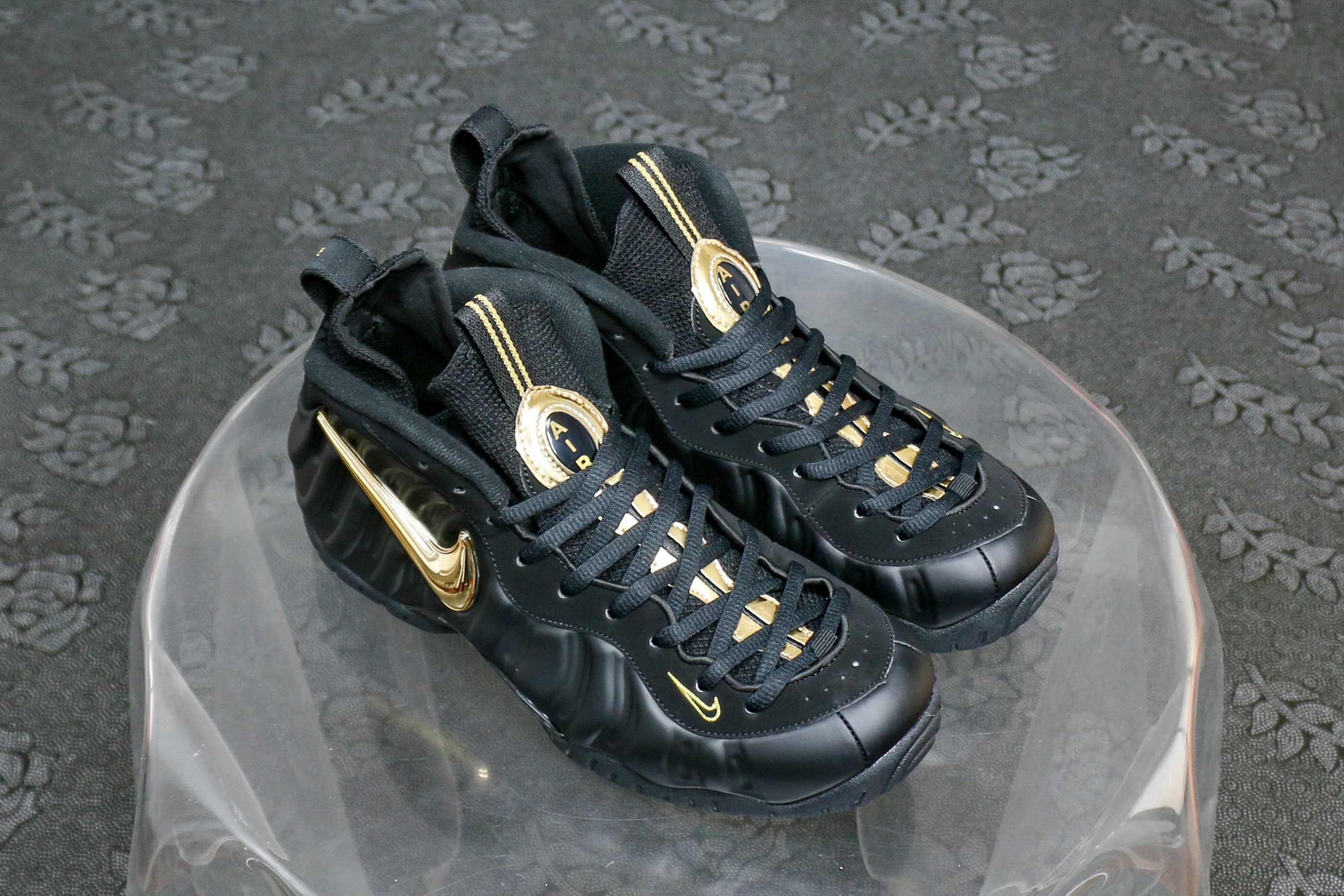 Nike Foamposite Pro Black Metallic Gold