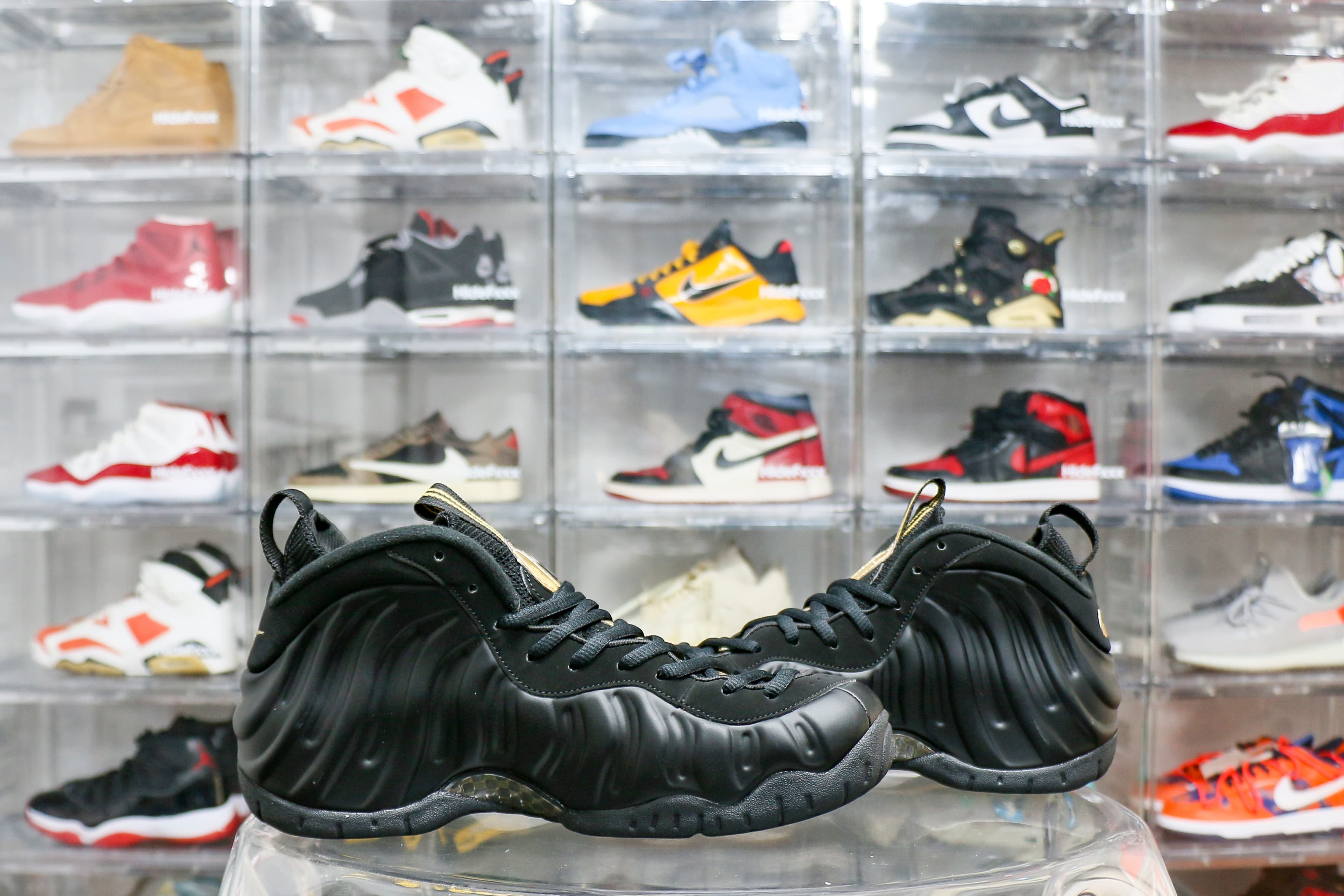 Nike Foamposite Pro Black Metallic Gold