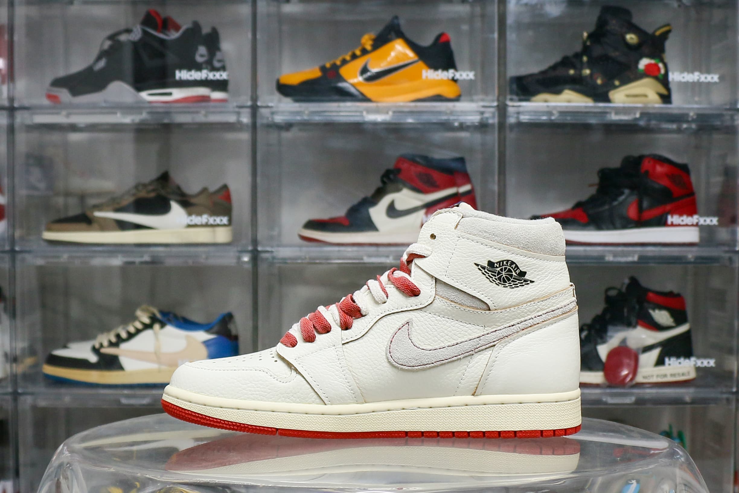 Jordan 1 Retro High Rare Air Sail Cinnabar 2025 (Women’s)