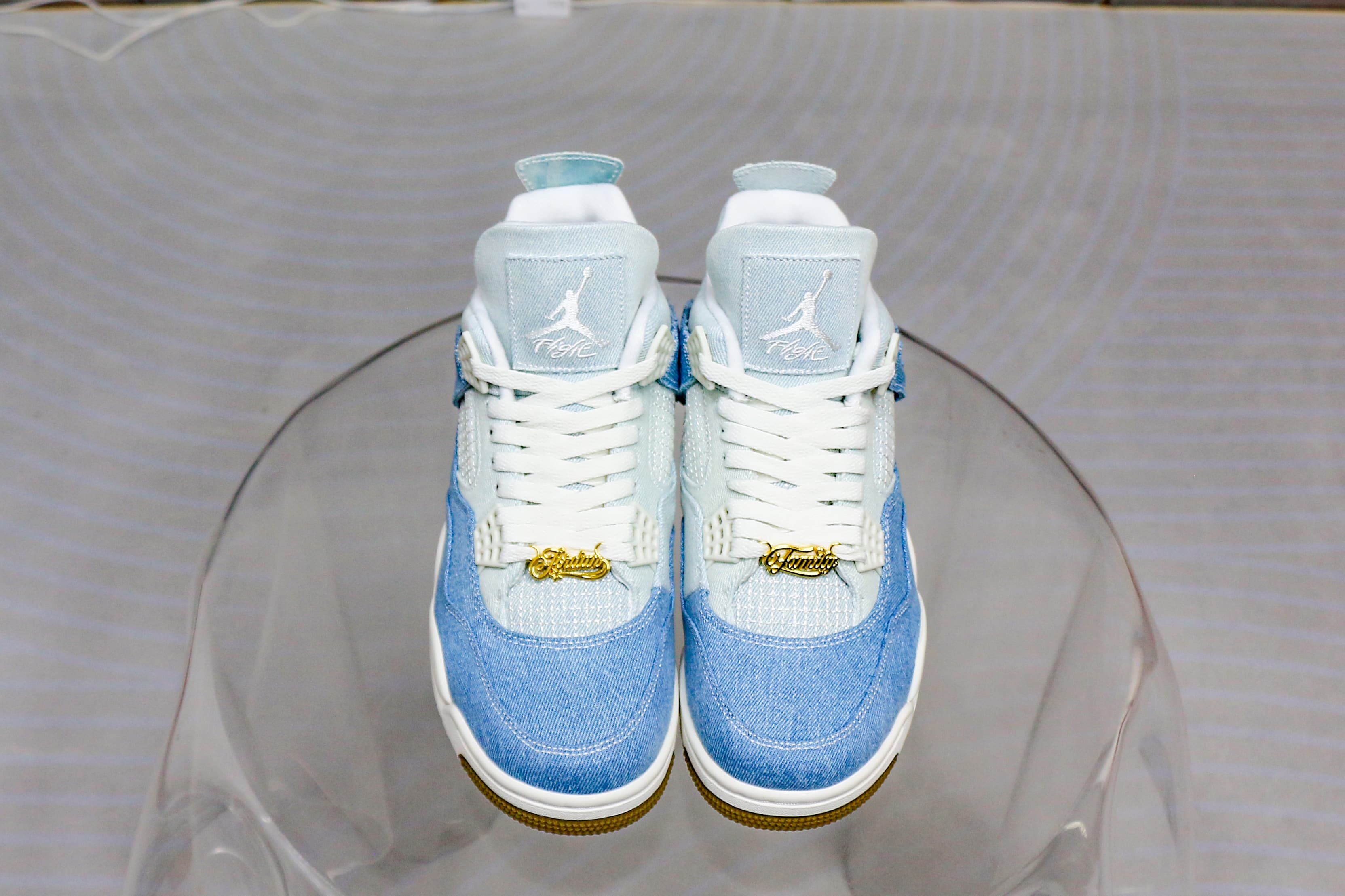 Air Jordan 4 “Denim” 2025