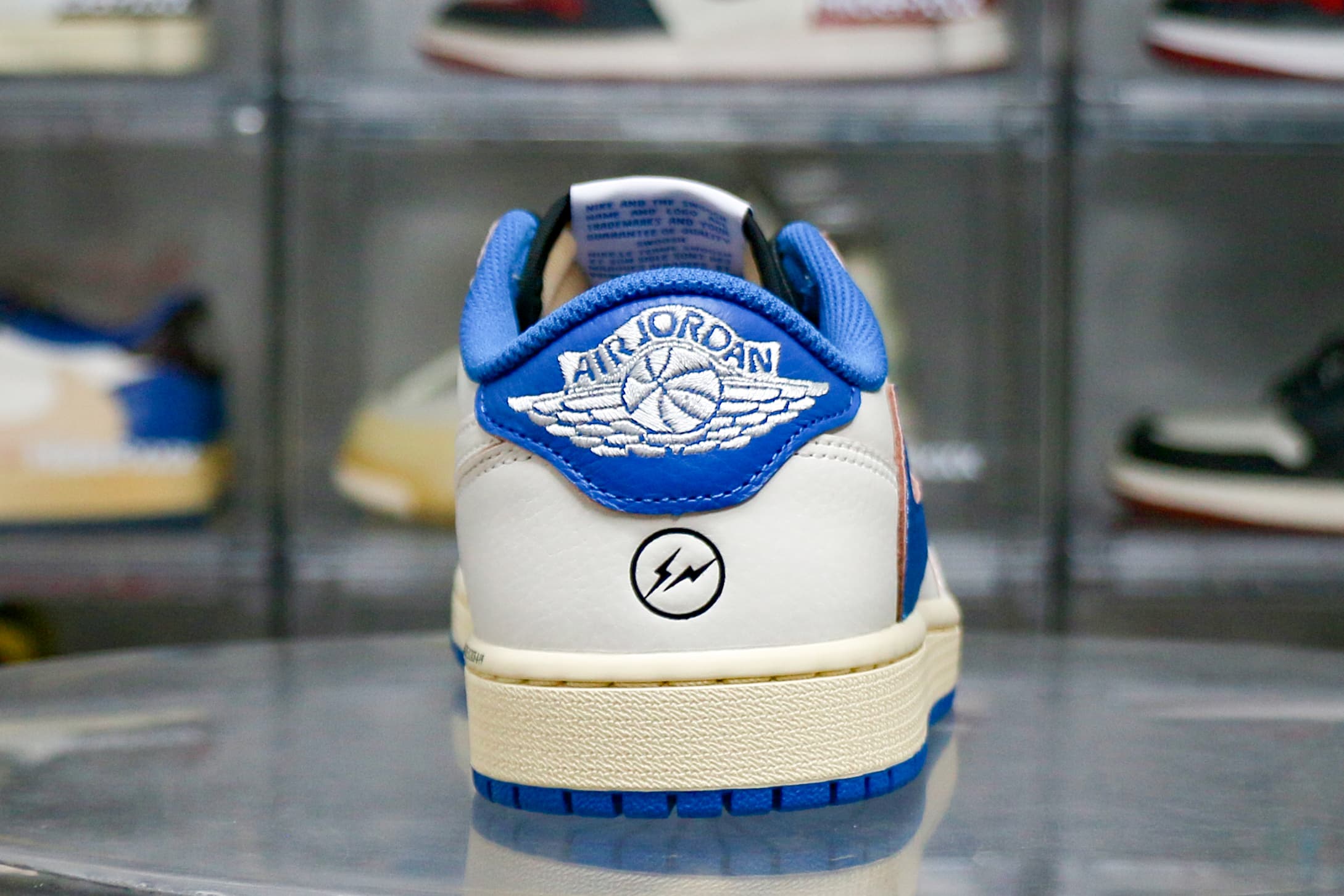 Travis Scott x Fragment x Air Jordan 1 Low OG (Ln5 A1)