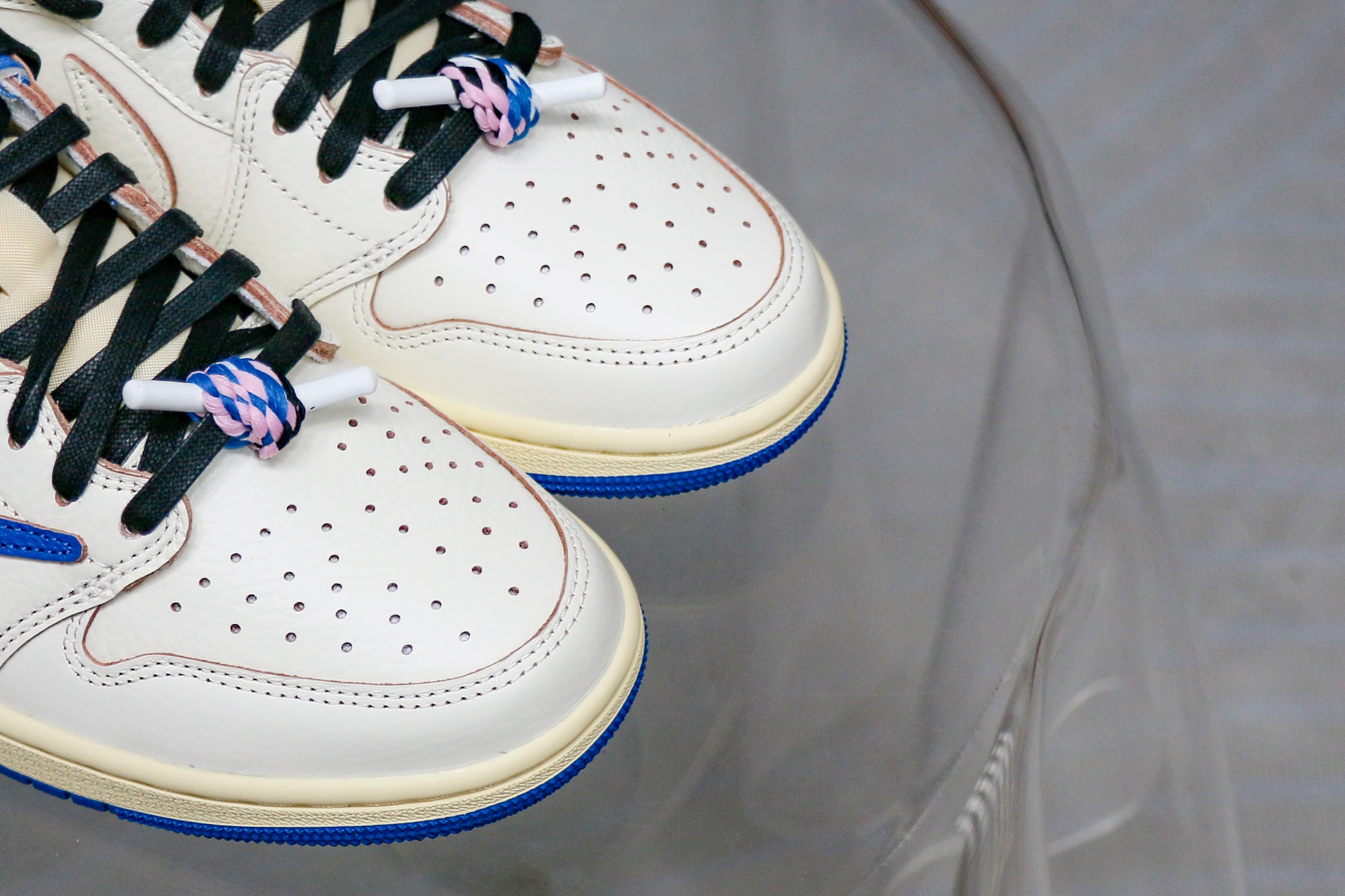 Travis Scott x Fragment x Air Jordan 1 Low OG (Ln5 A1)