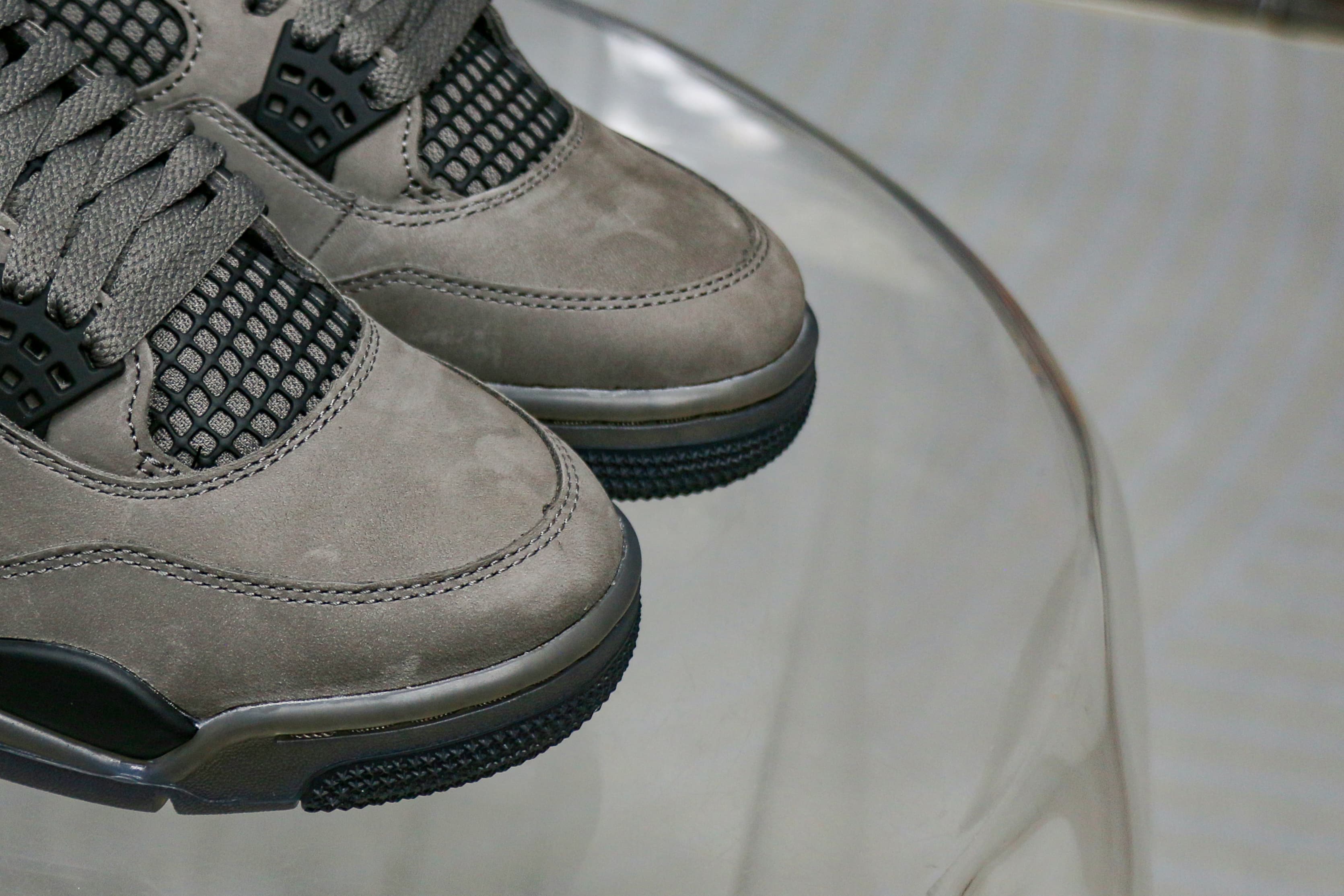 Jordan 4 Retro Cave Stone 2025 (LN5 A1 Batch)