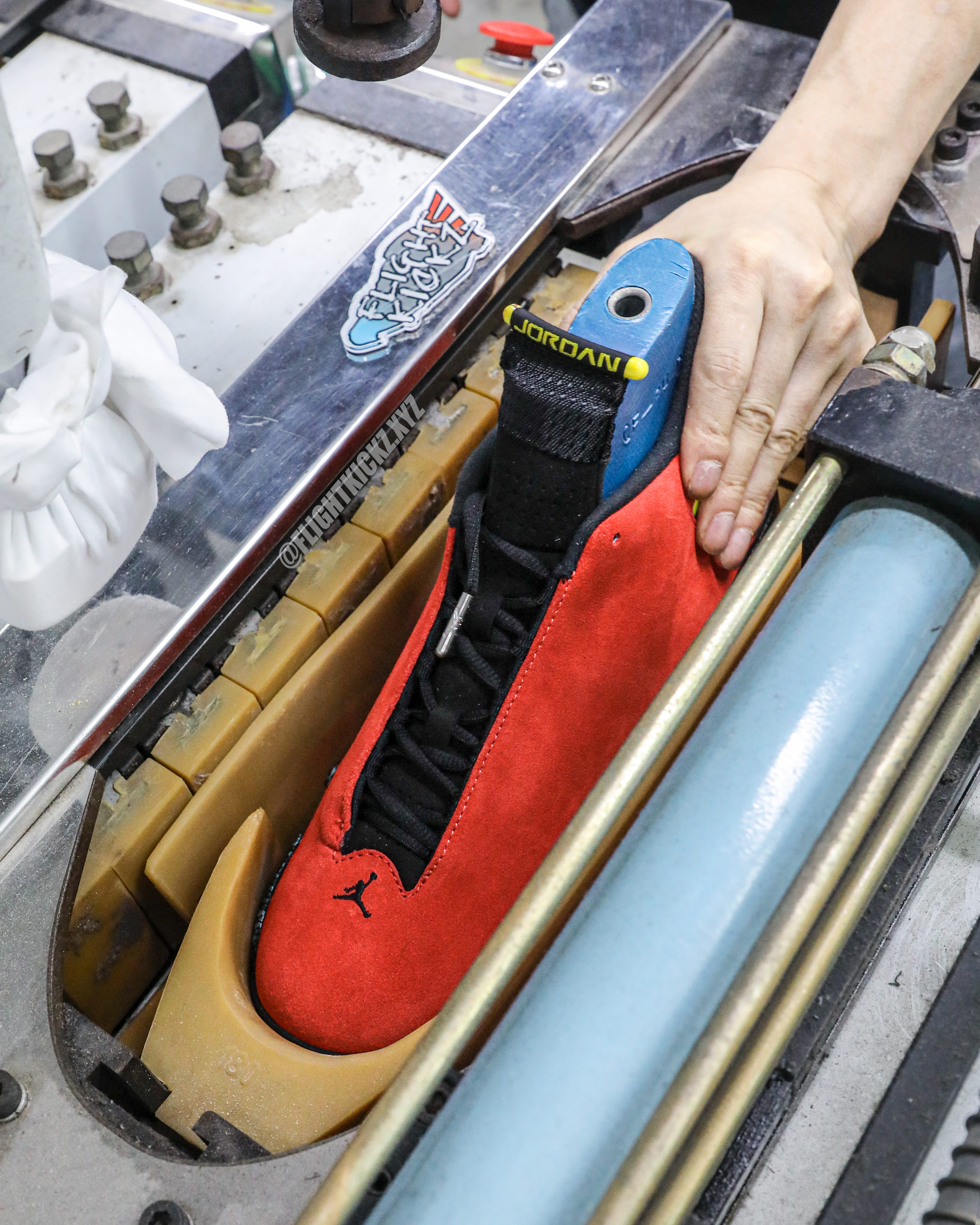 Air Jordan 14 Retro Ferrari 2025 (Ln5 A1)